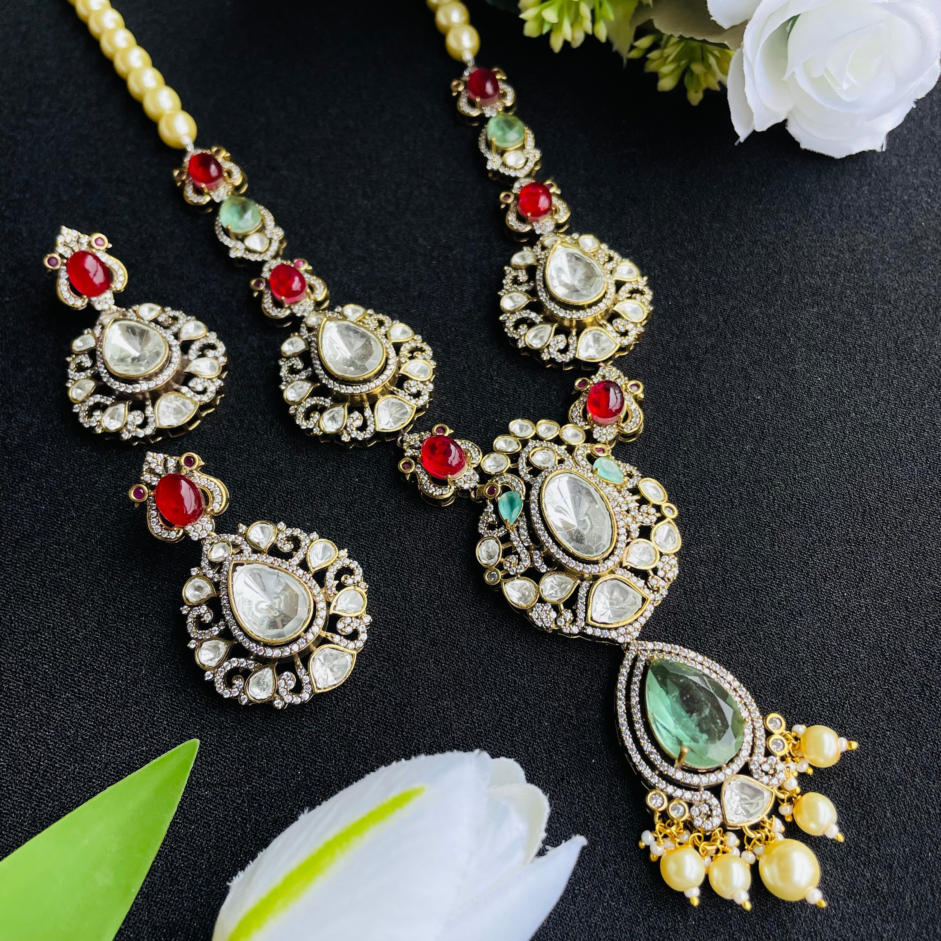 Nayaab Eesha Neckpiece