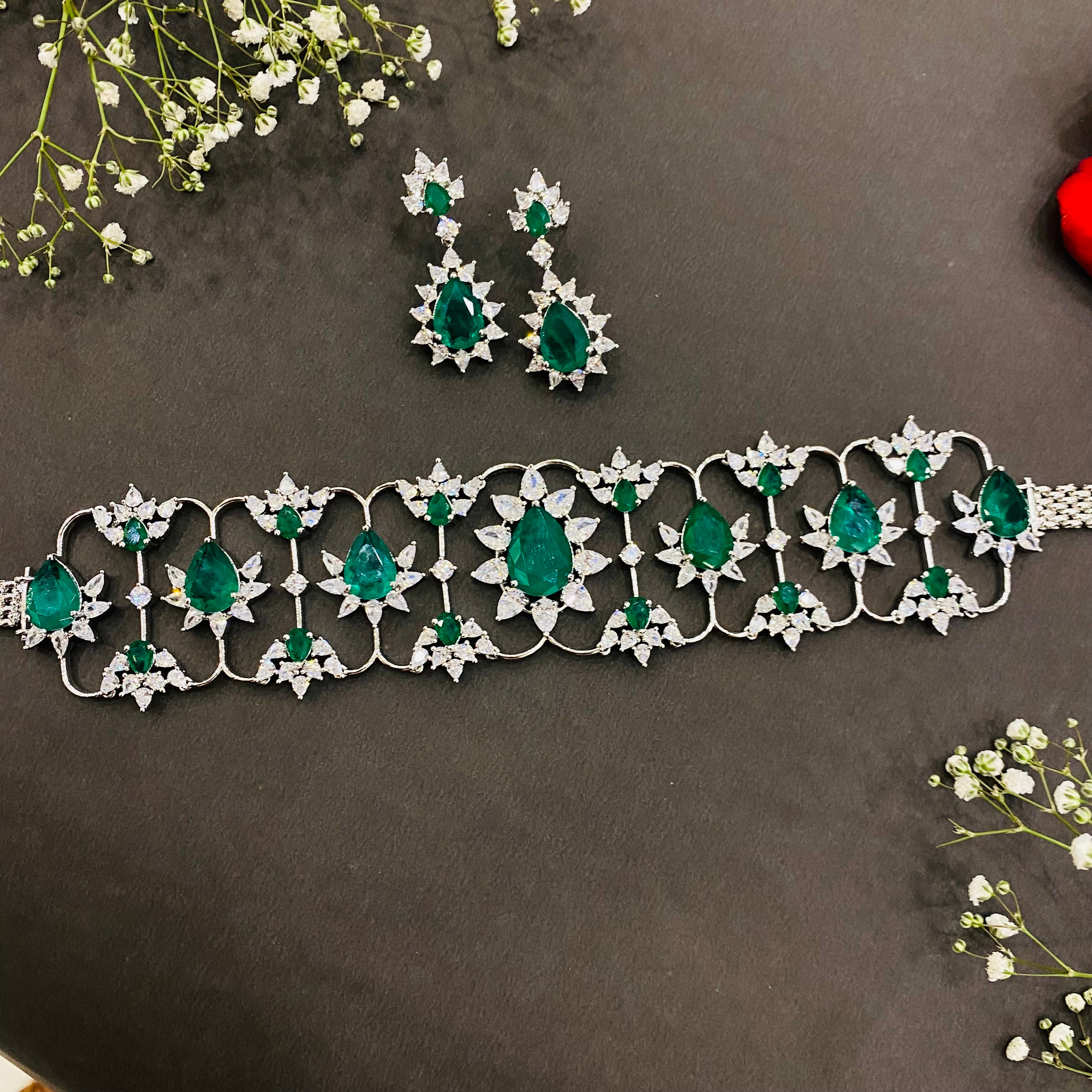 Ad Mira choker
