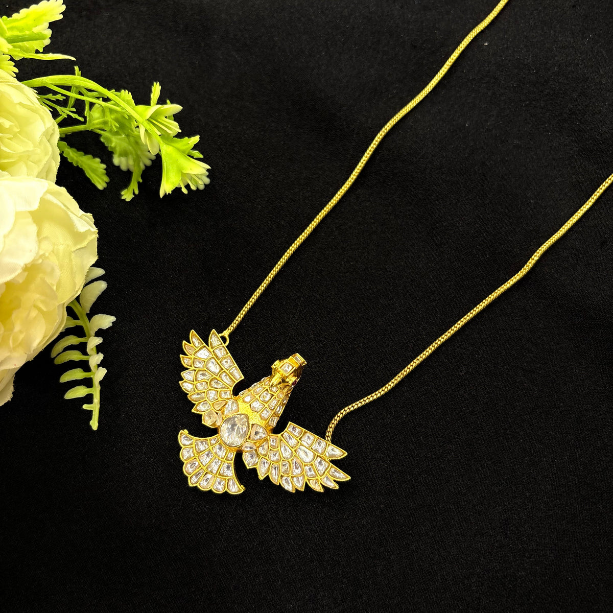 Nayaab Saanvi Pendant