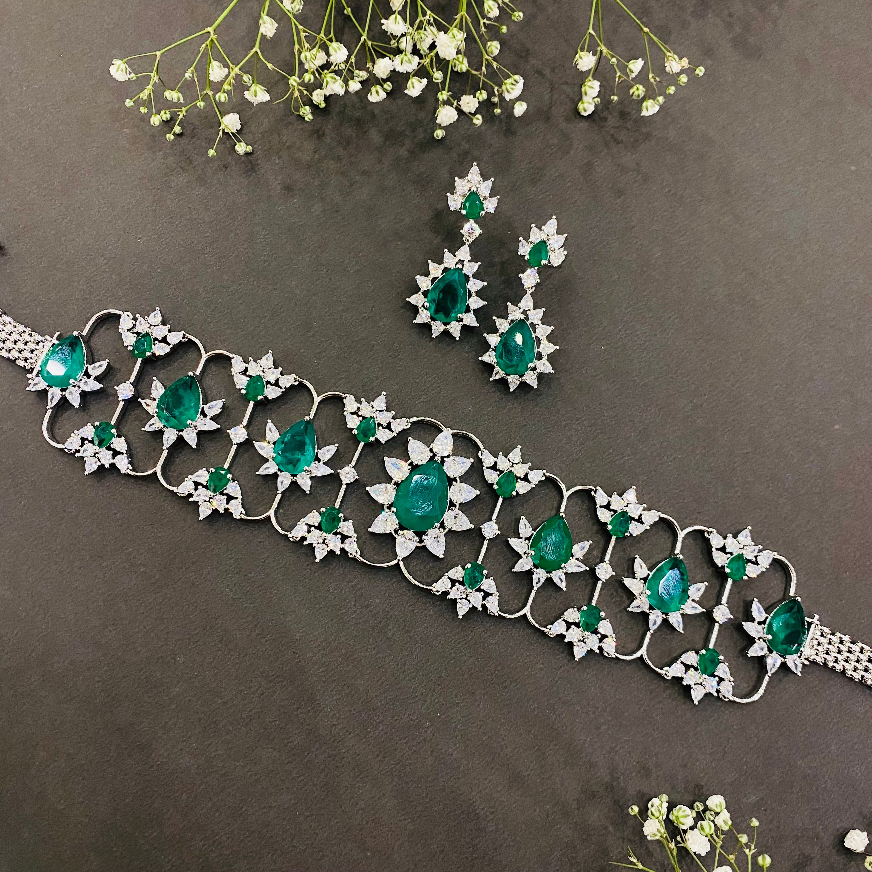 Ad Mira choker