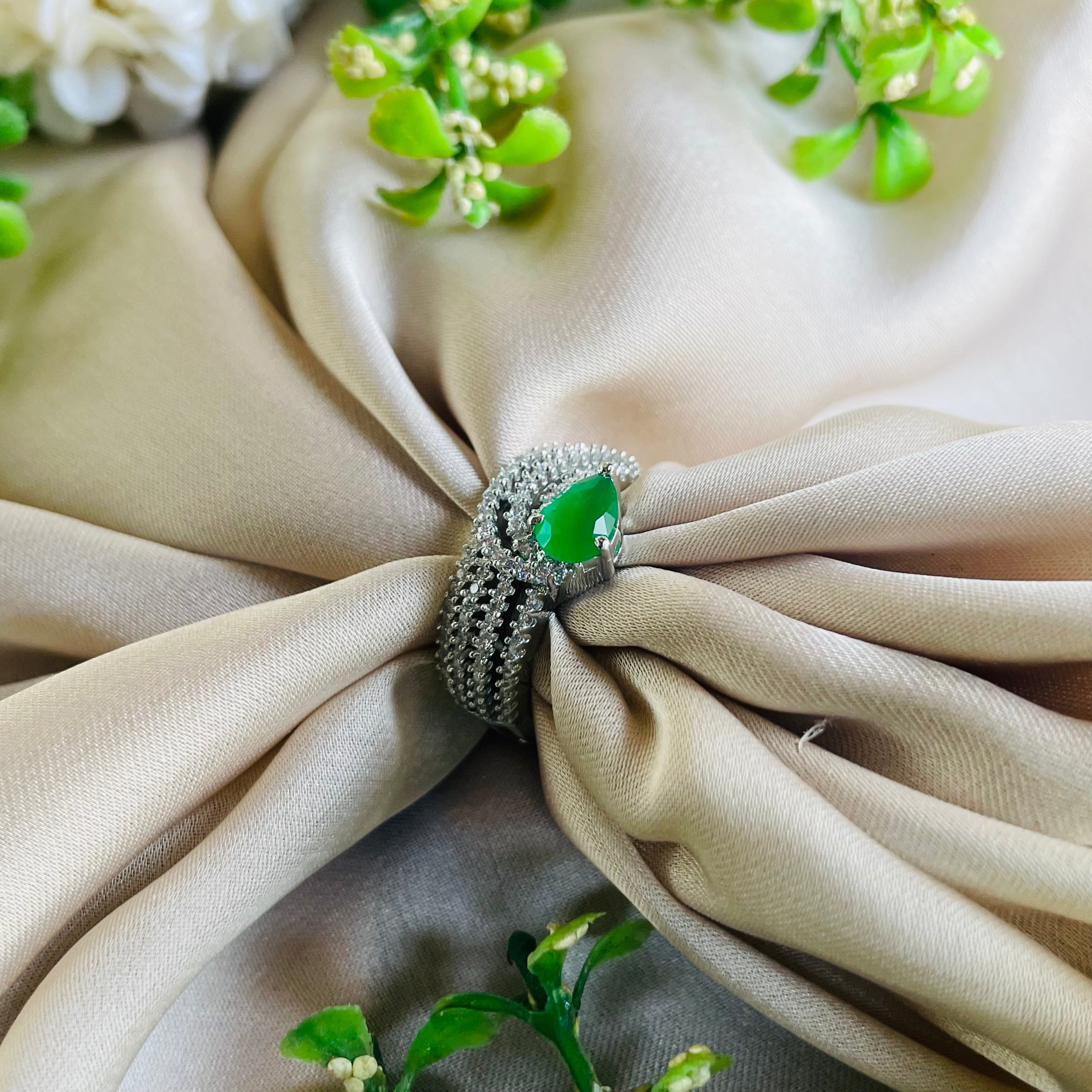 Ad Louisa ring adjustable