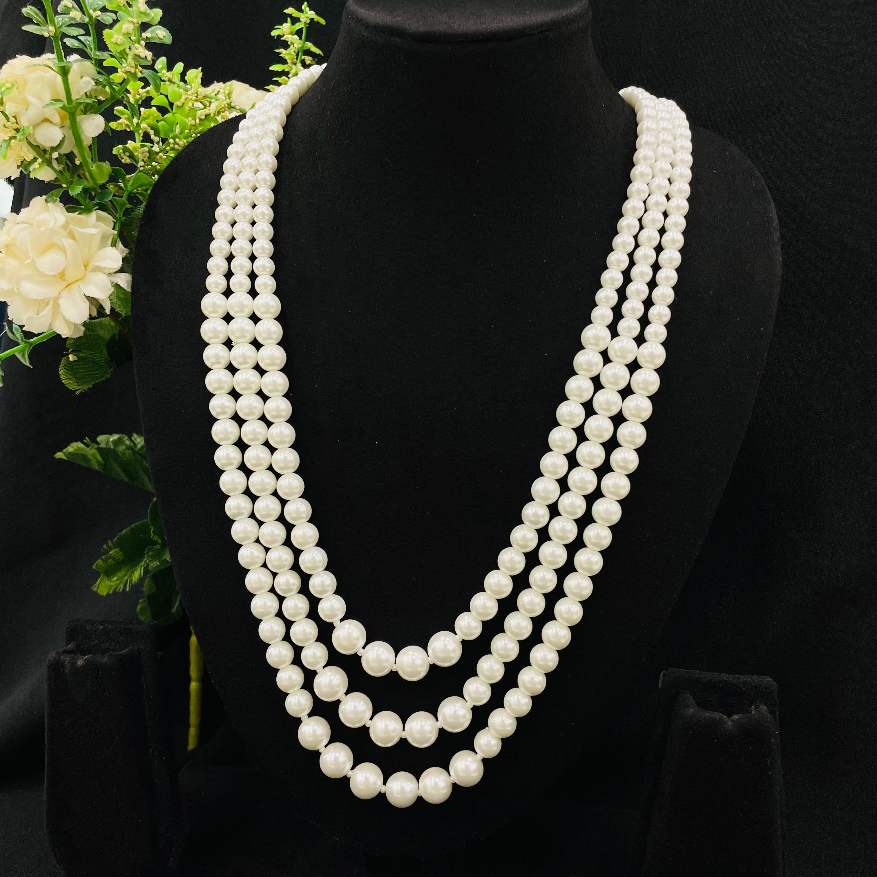 Olivia pearl Neckpiece
