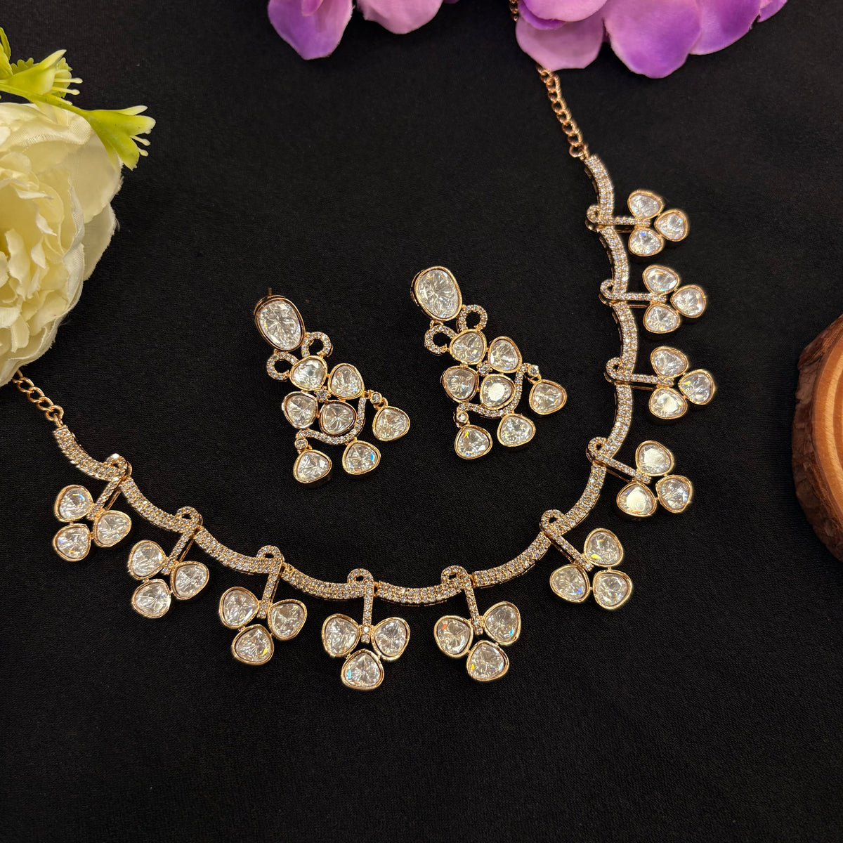 Nivara Triple-Petal Neckpiece