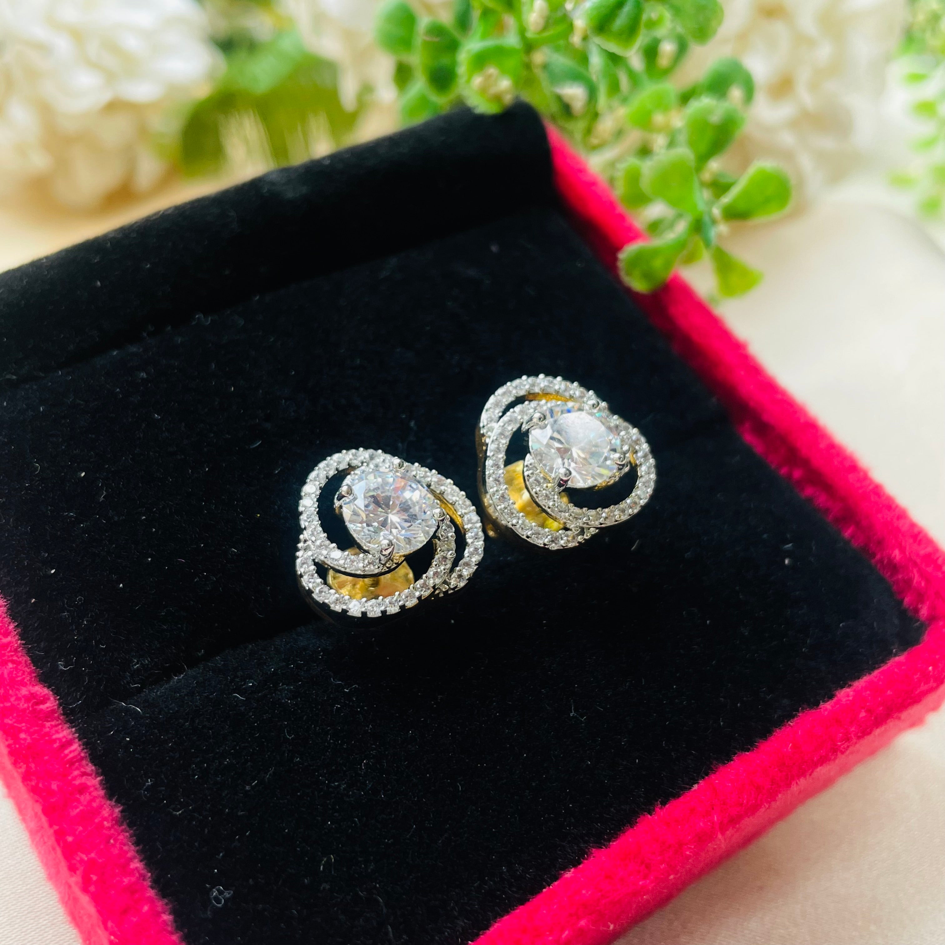 Ad Arrow studs