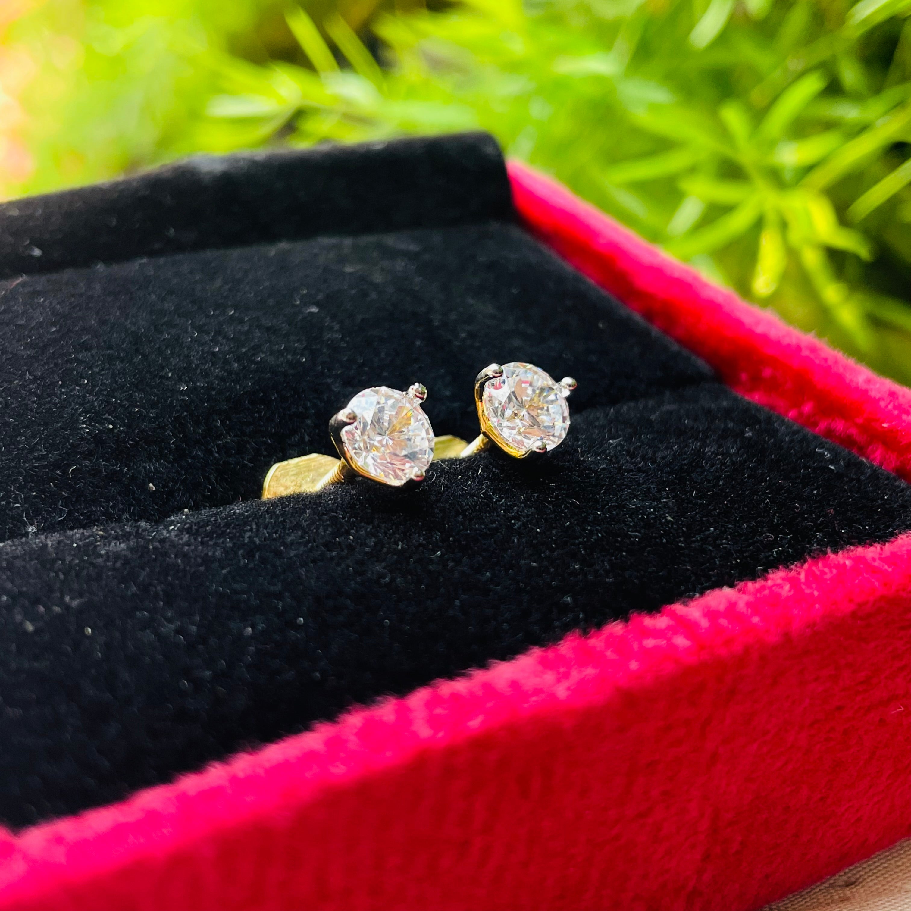 Ad Vella studs