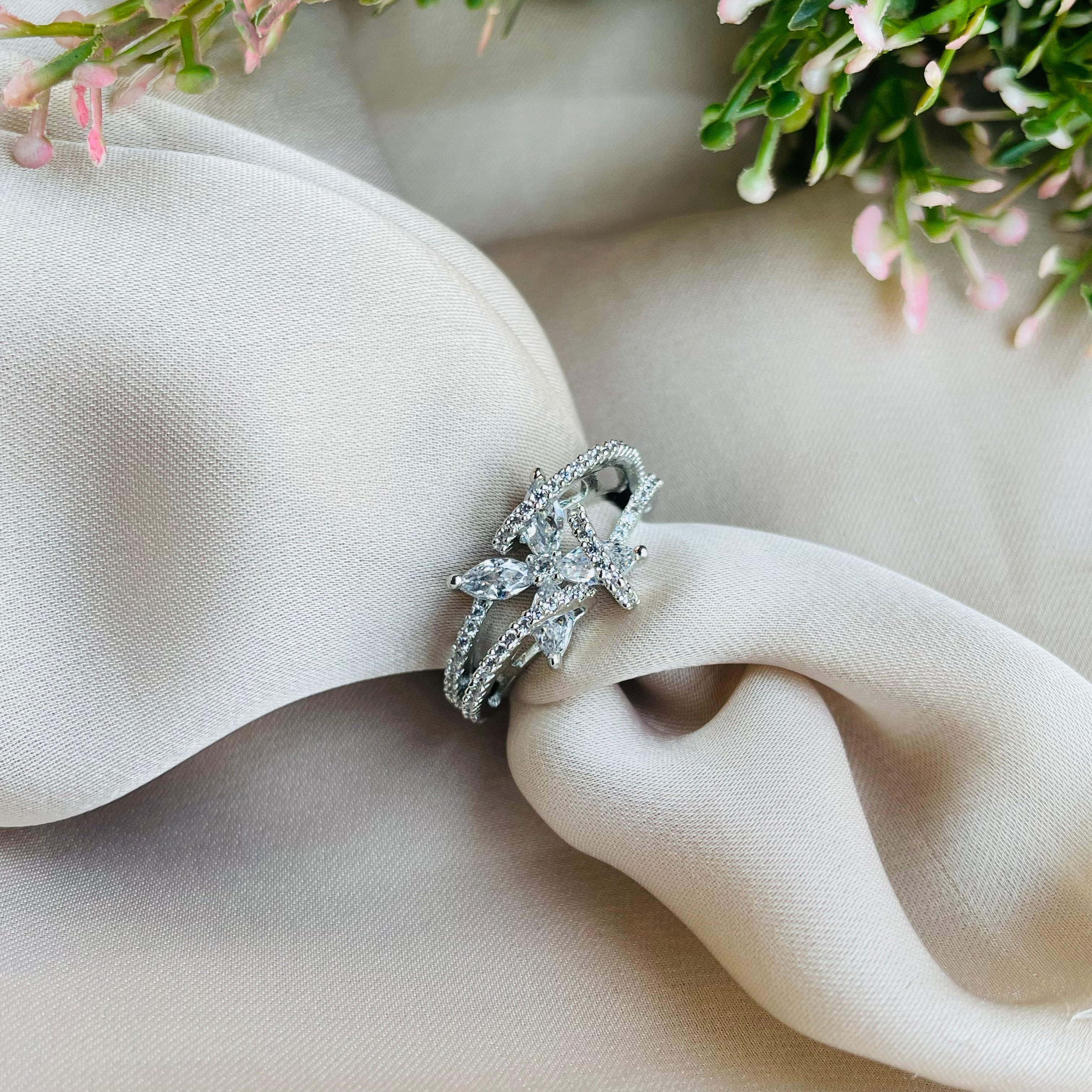 Ad Lainey ring