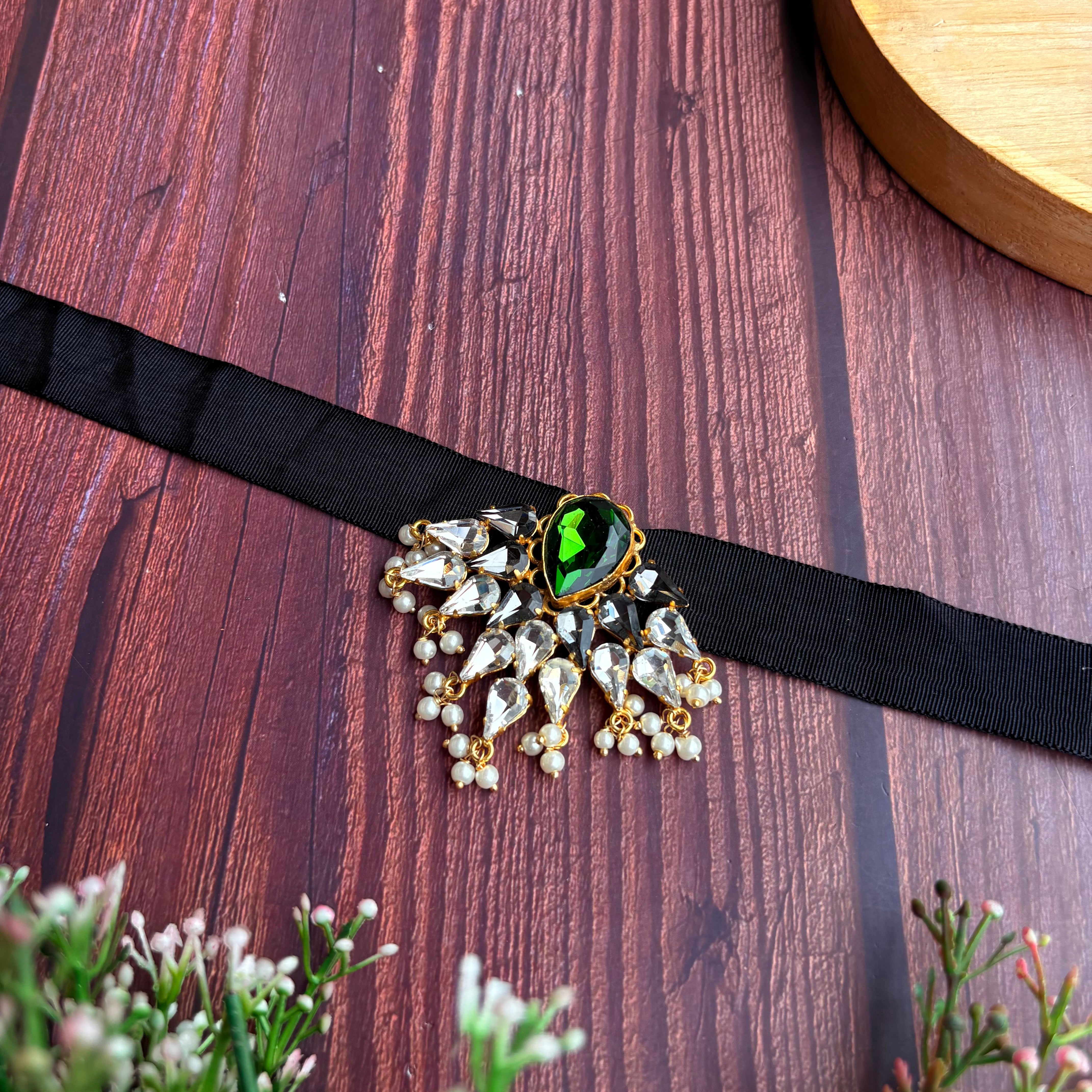 Noir Majesty Choker