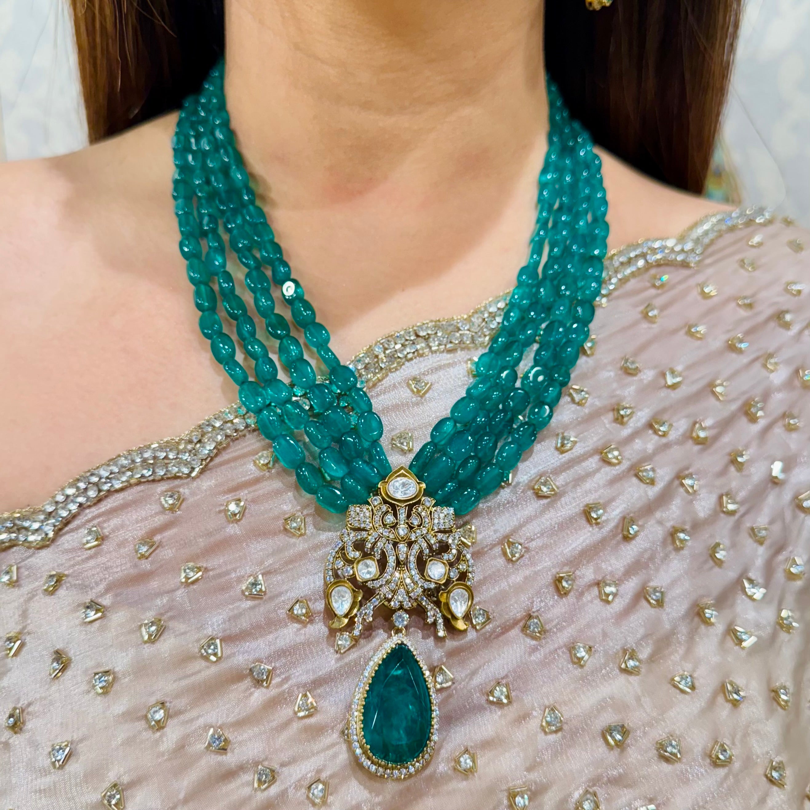Nayaab Agrima Neckpiece