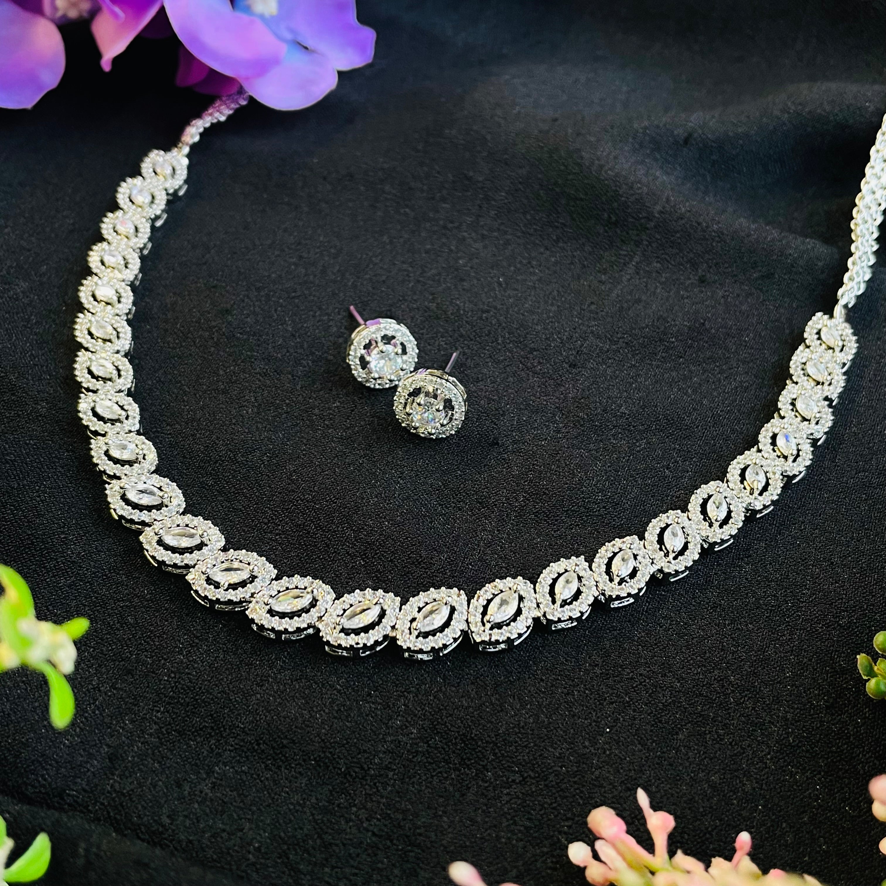 Ad Naavya Neckpiece