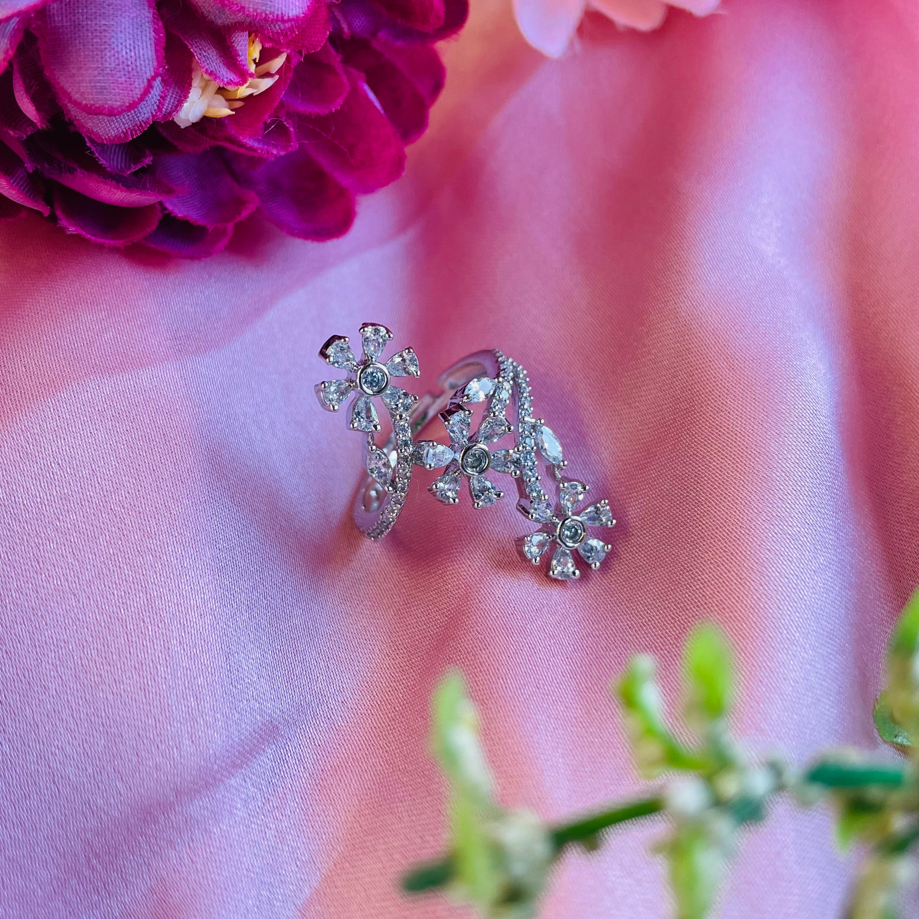 Ad Darla ring adjustable