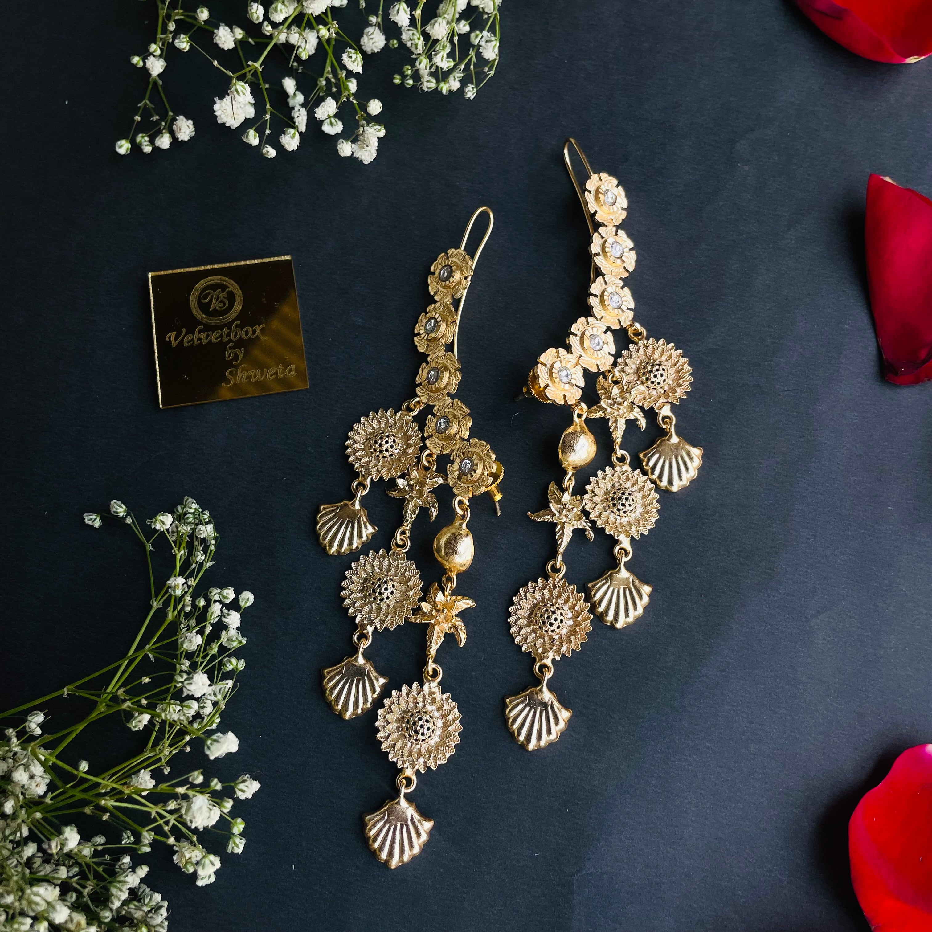 Nayaab Alizea gold earcuff
