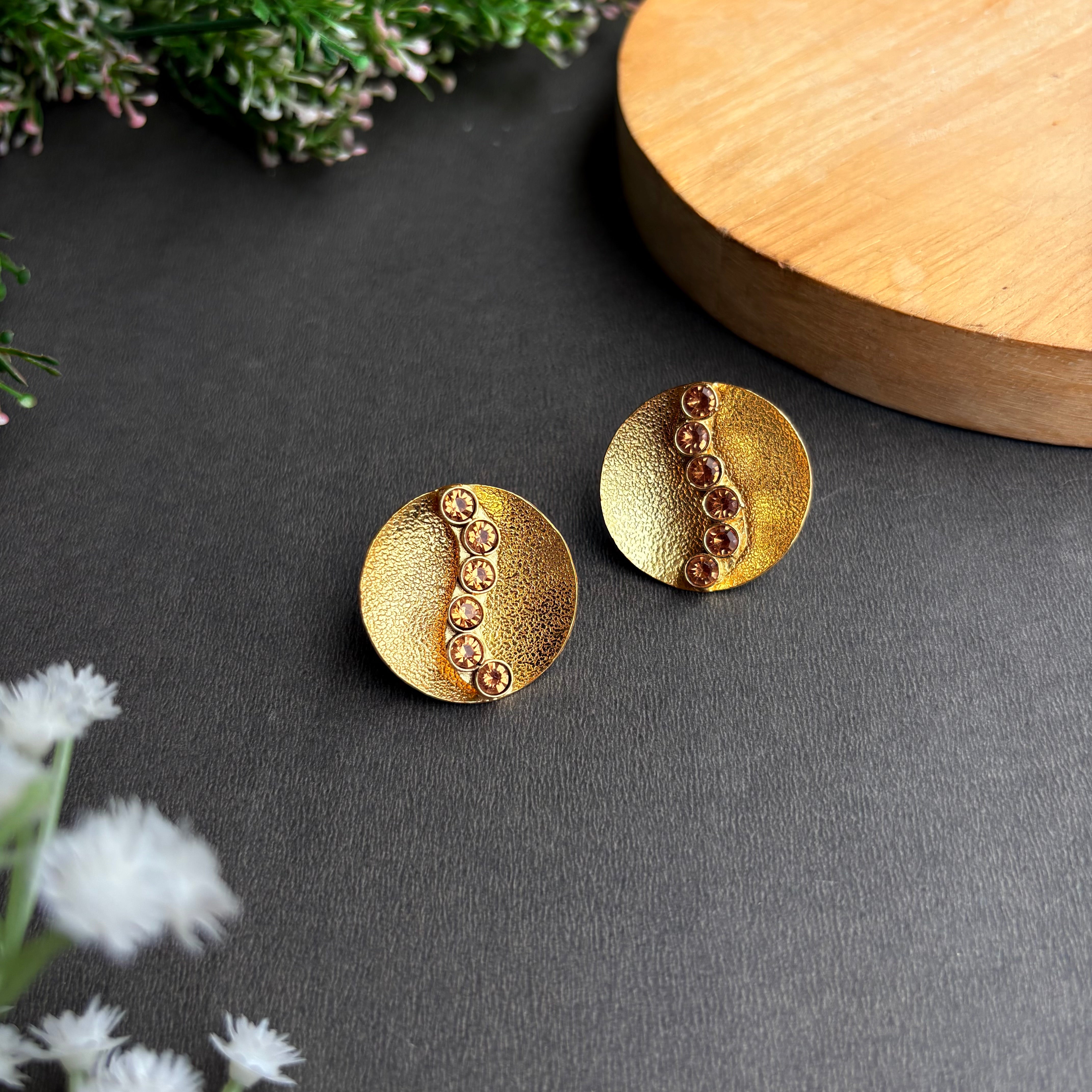 Aira studs Earrings