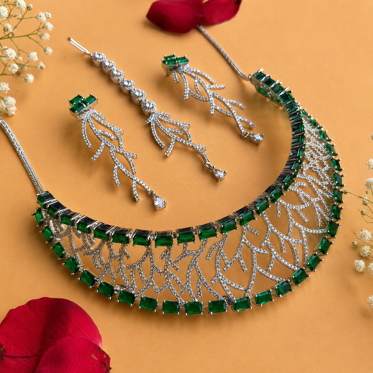 Ad Lacey choker