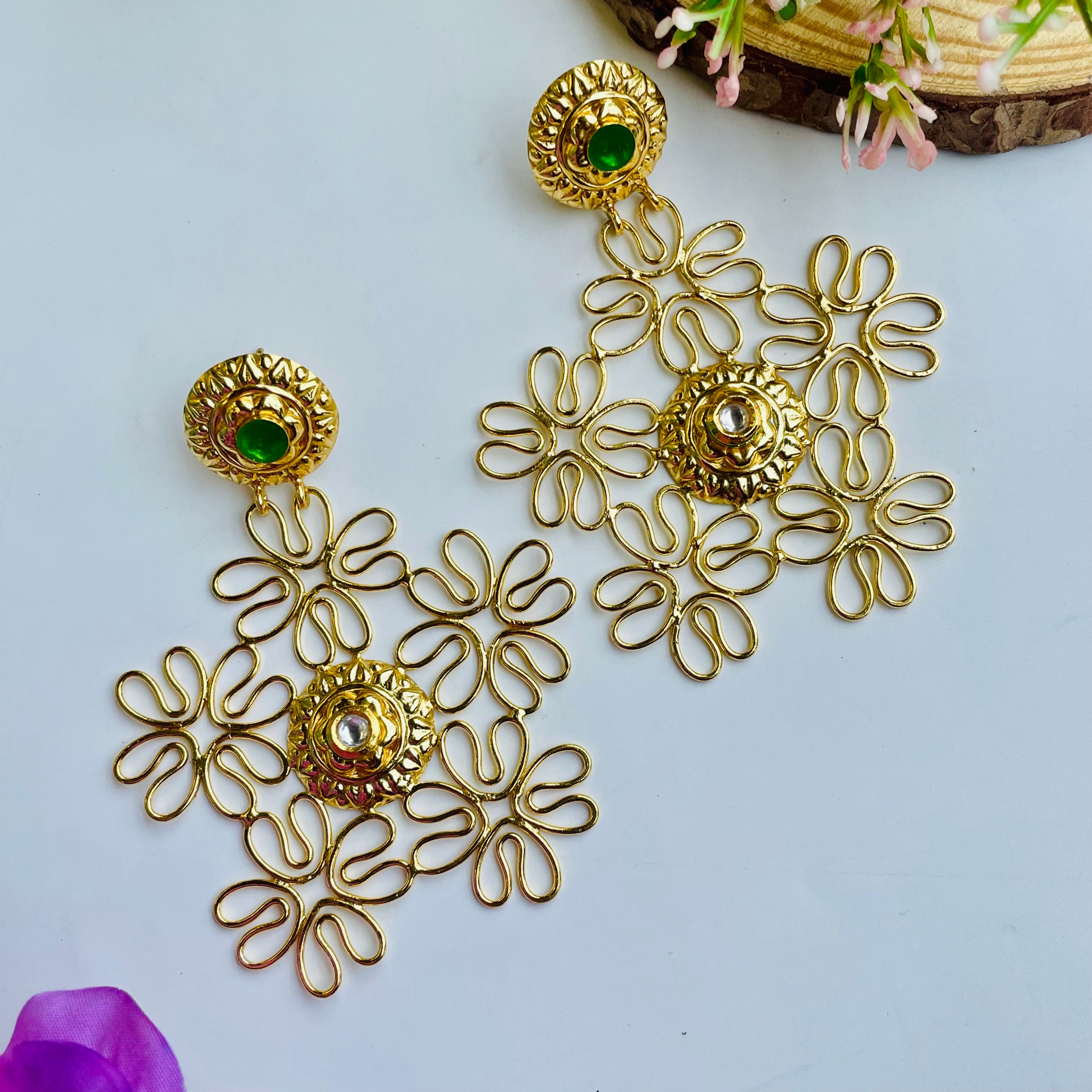 Nayaab Flower Earring