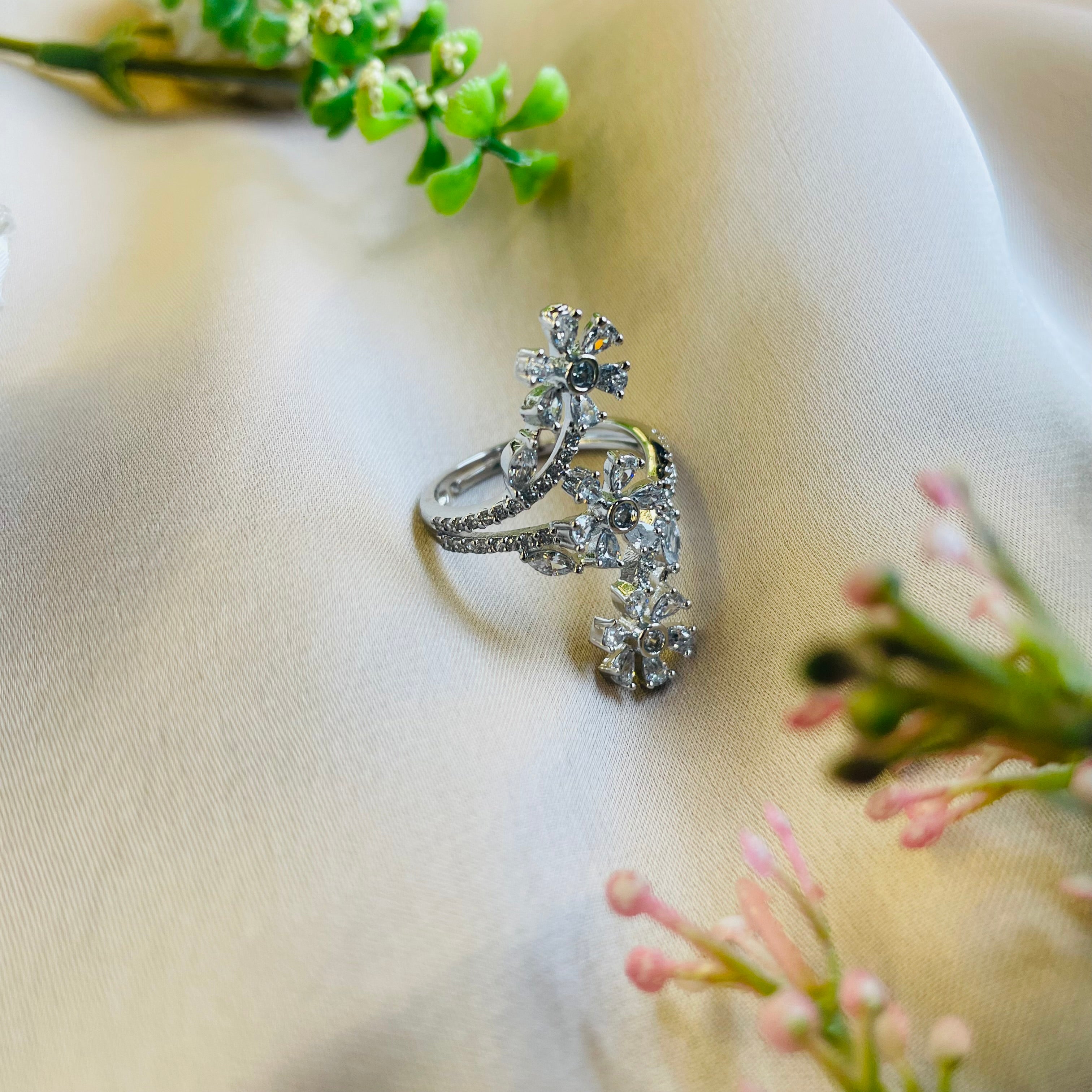 Ad Darla ring adjustable