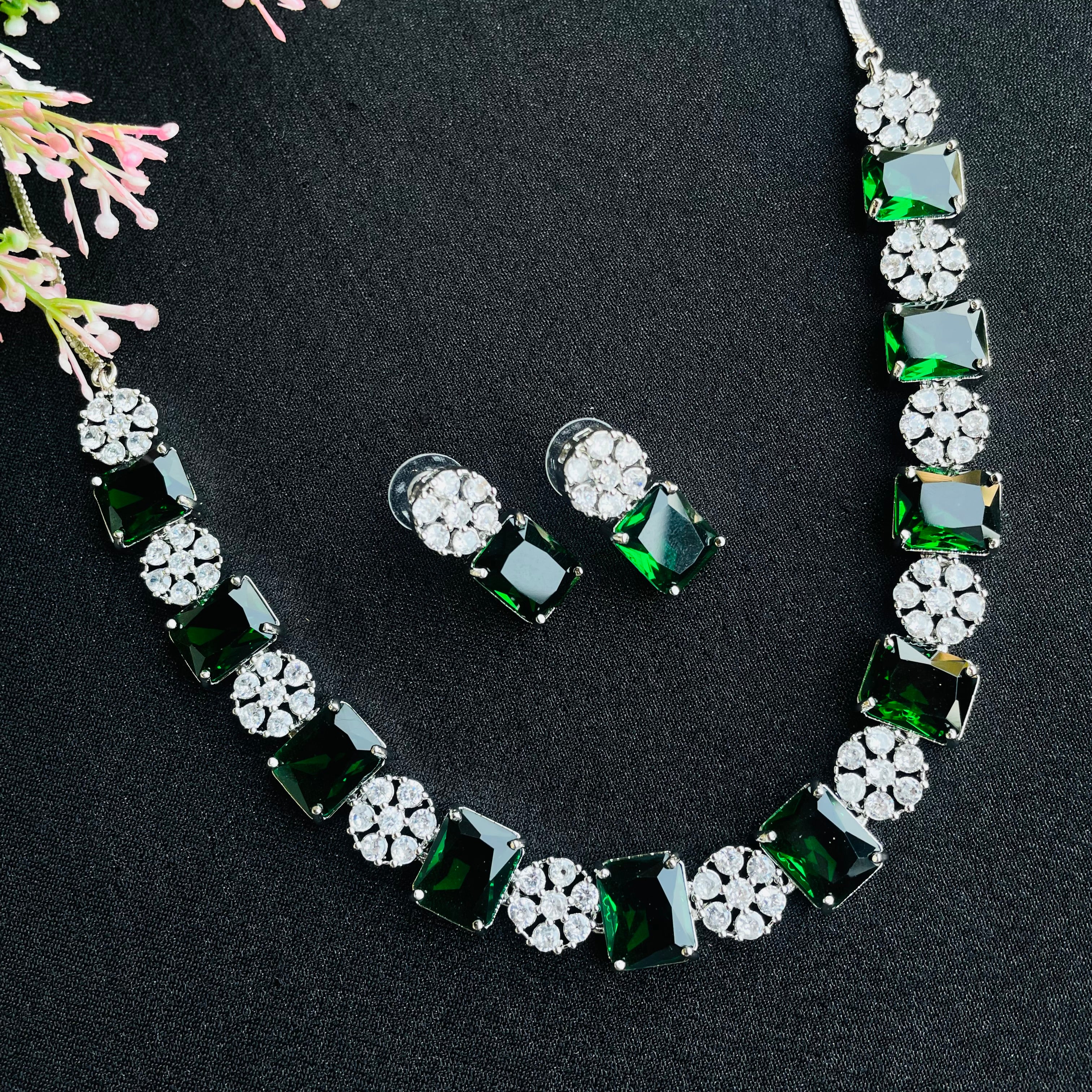 Ad Morgan Neckpiece