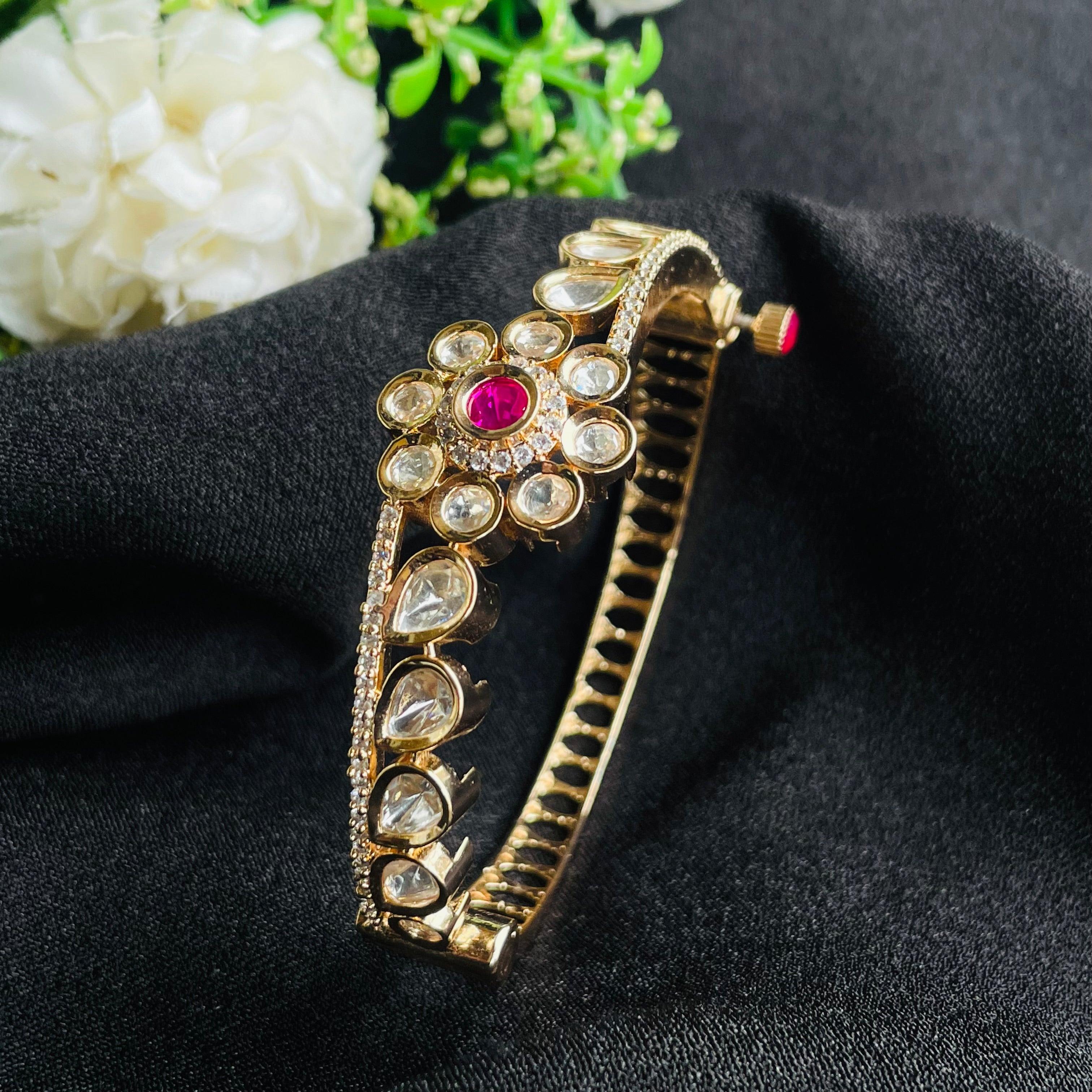 Nayaab sara Polki Bracelet