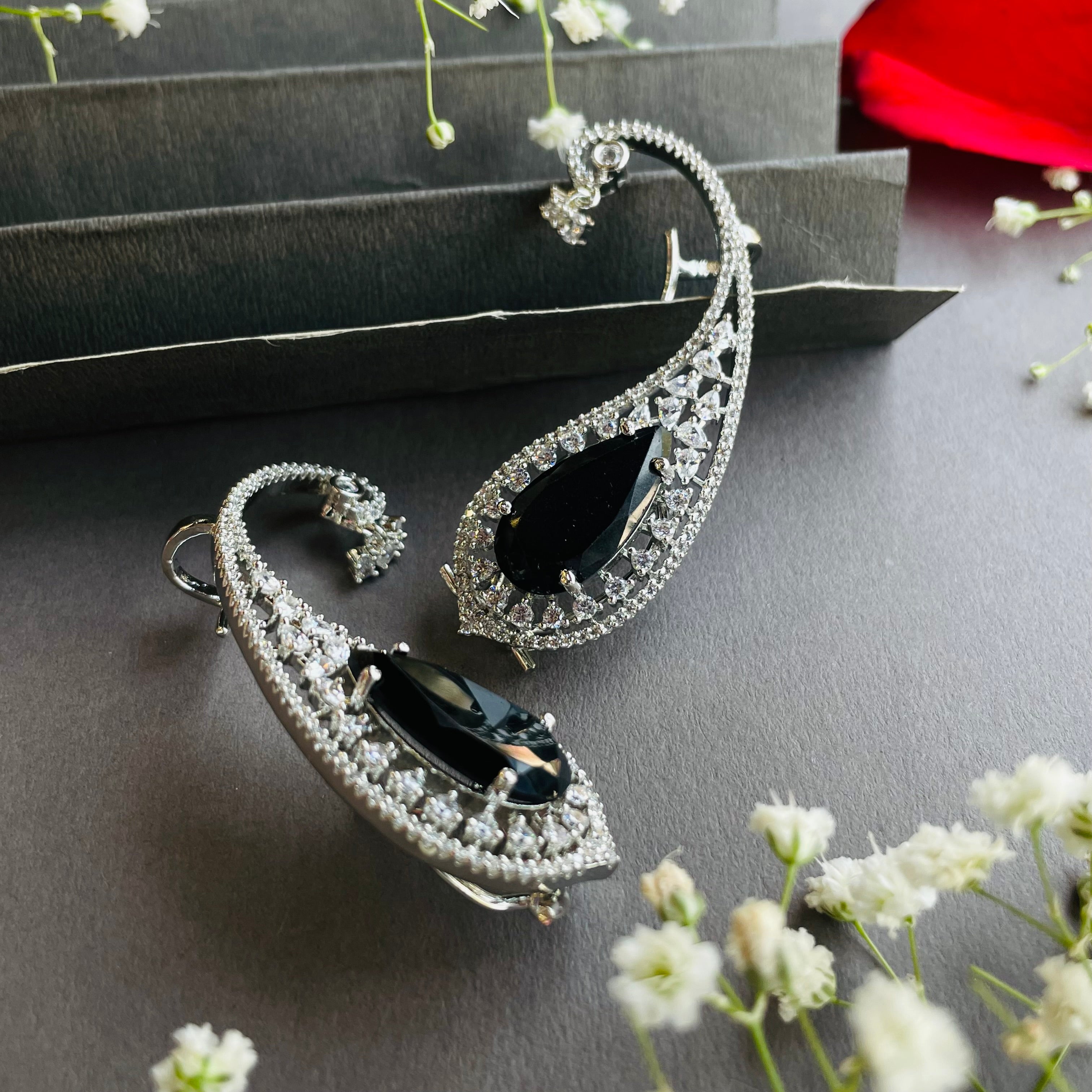 Ad Lillian earcuff