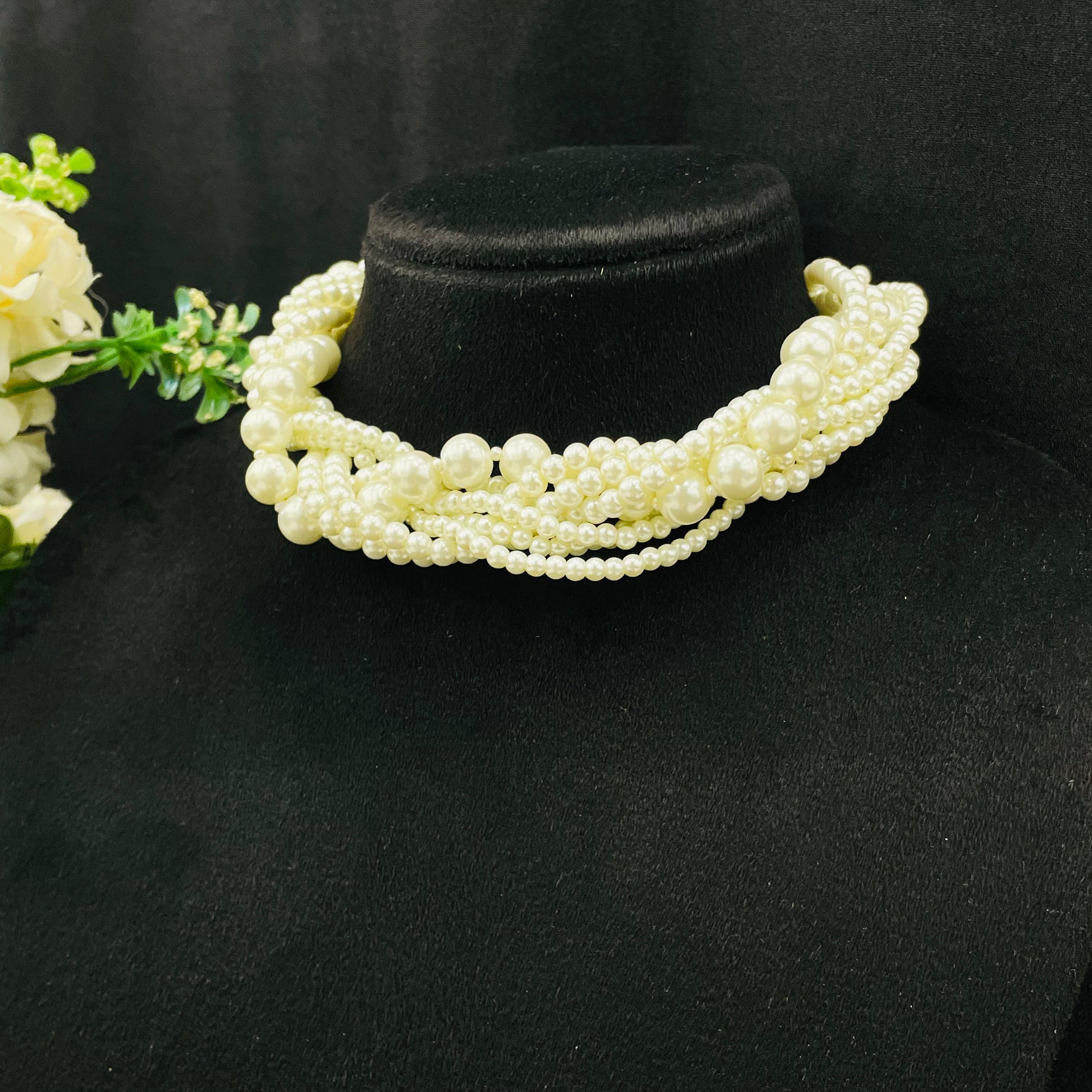 Layla leena neckpiece