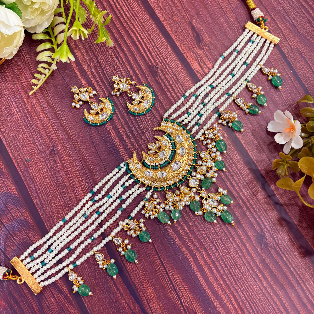 Nayaab Aanya Choker