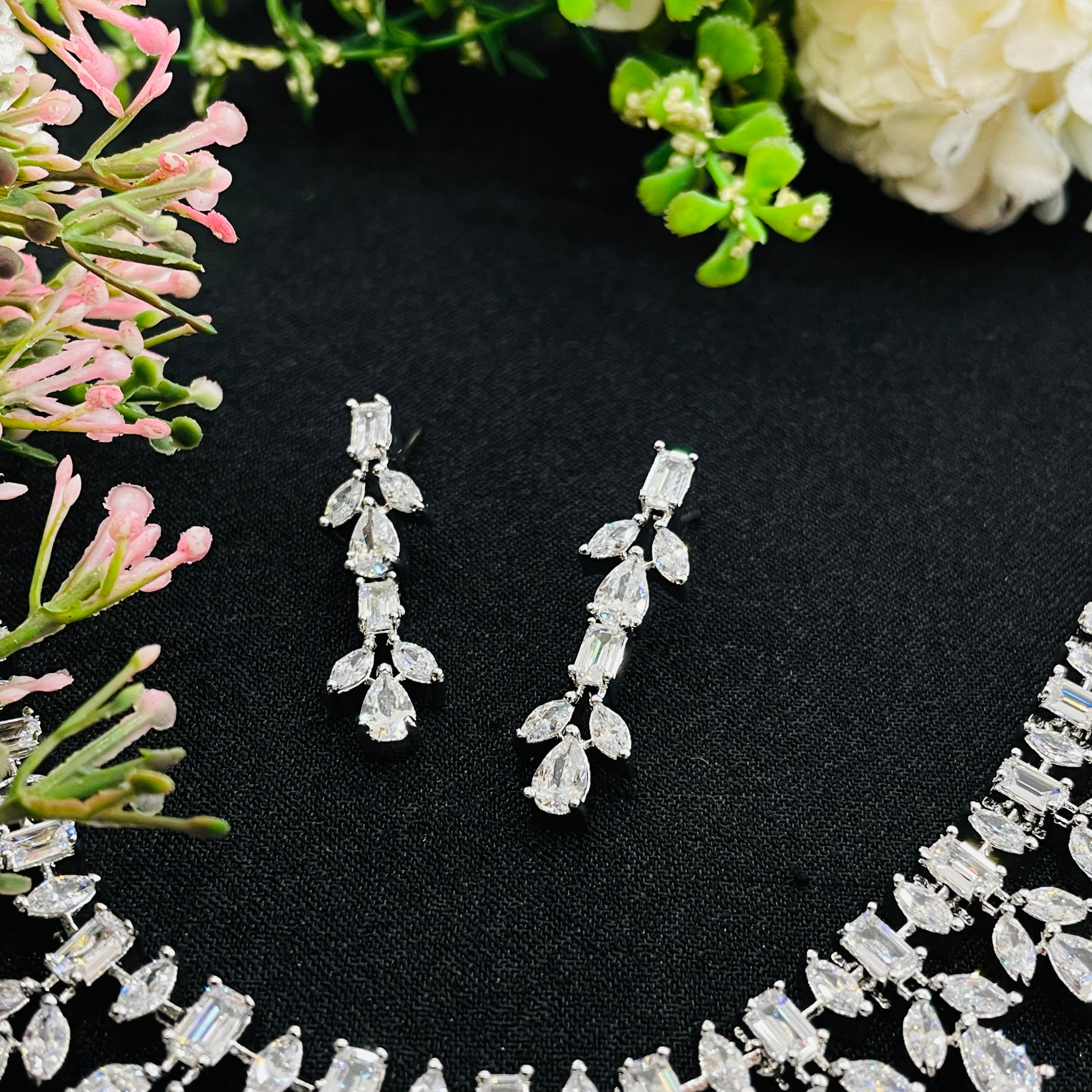 Ad Olivia Neckpiece