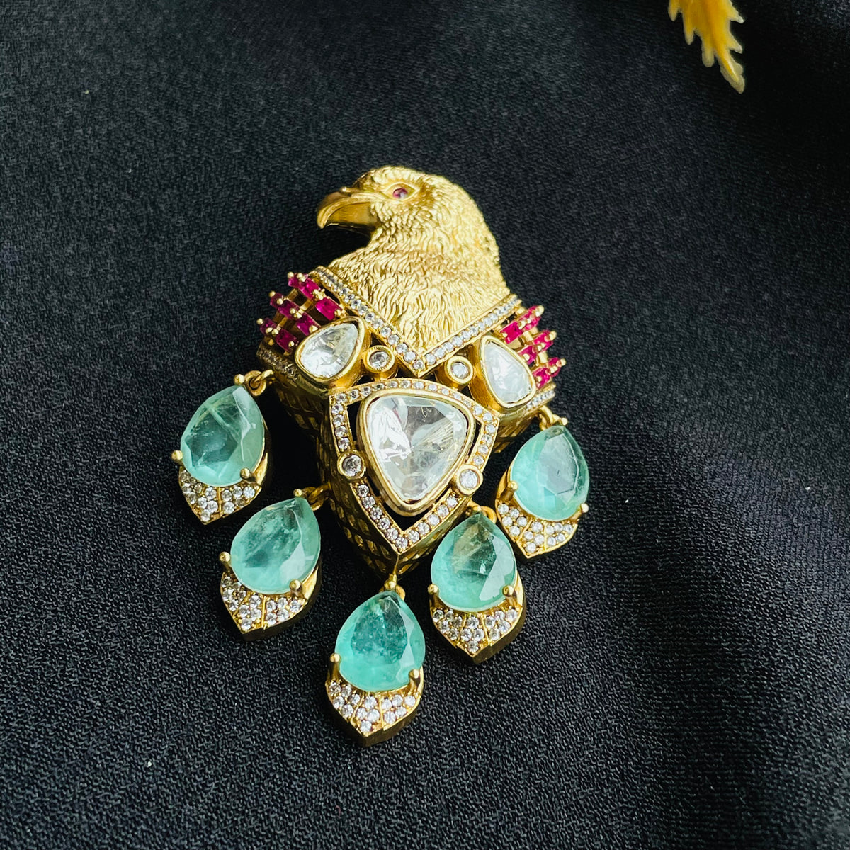 Nayaab samya brooch