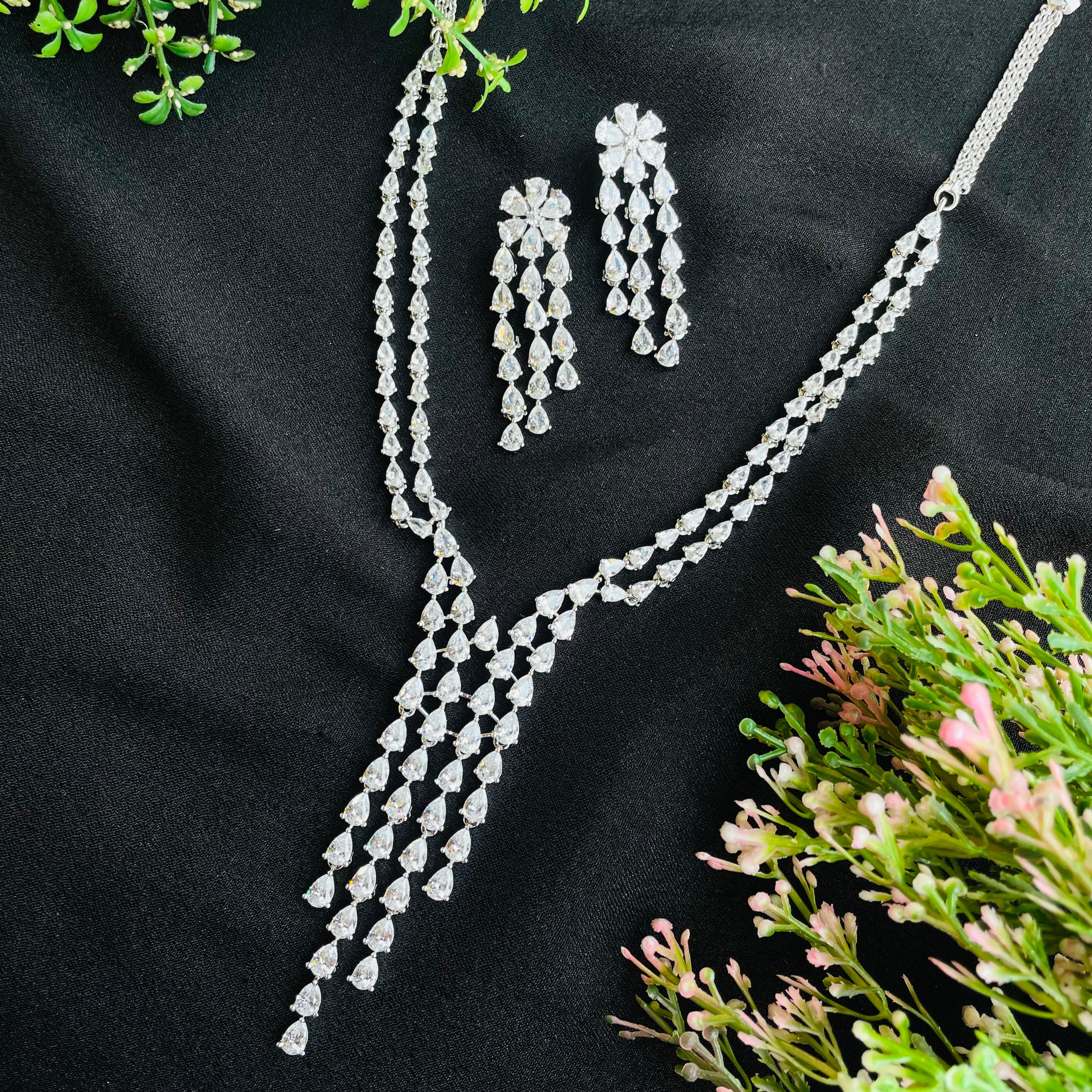 Ad Reba neckpiece