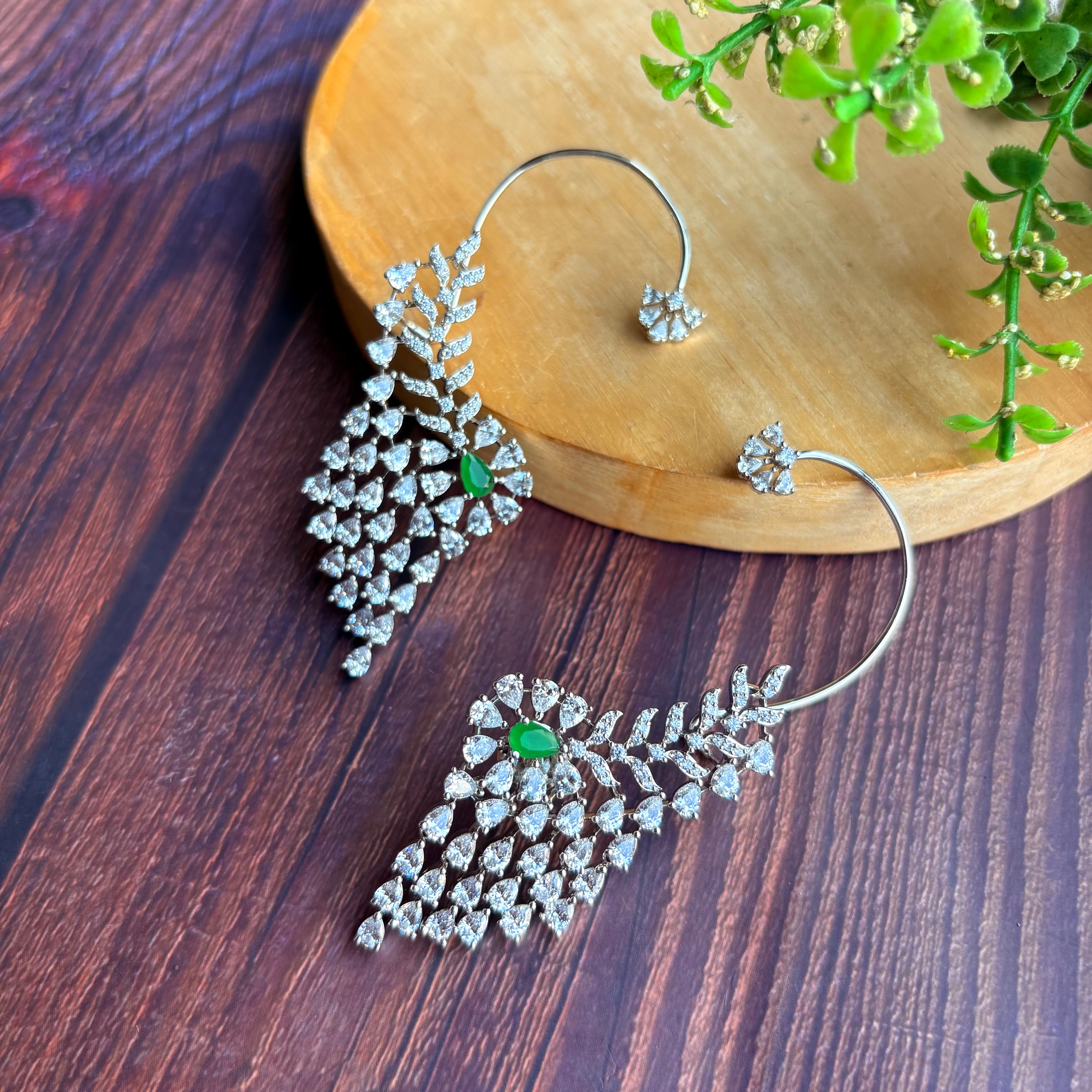 Ad Nyra Ear Cuff