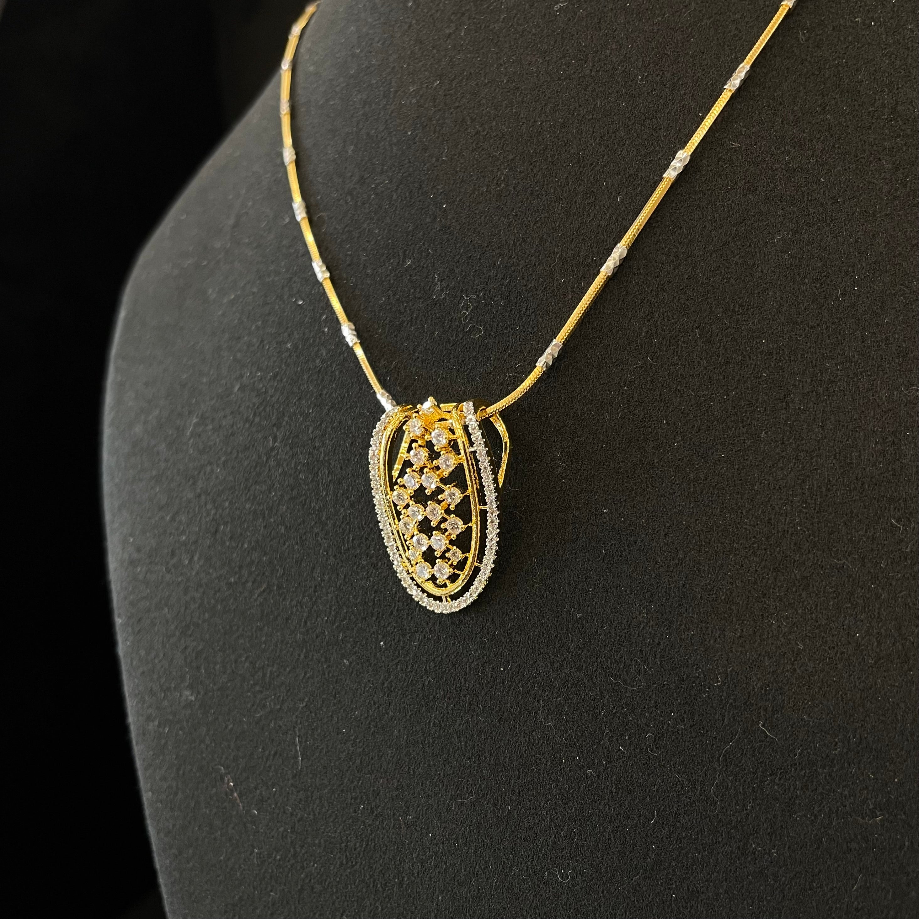 AD Ziana Pendant Set