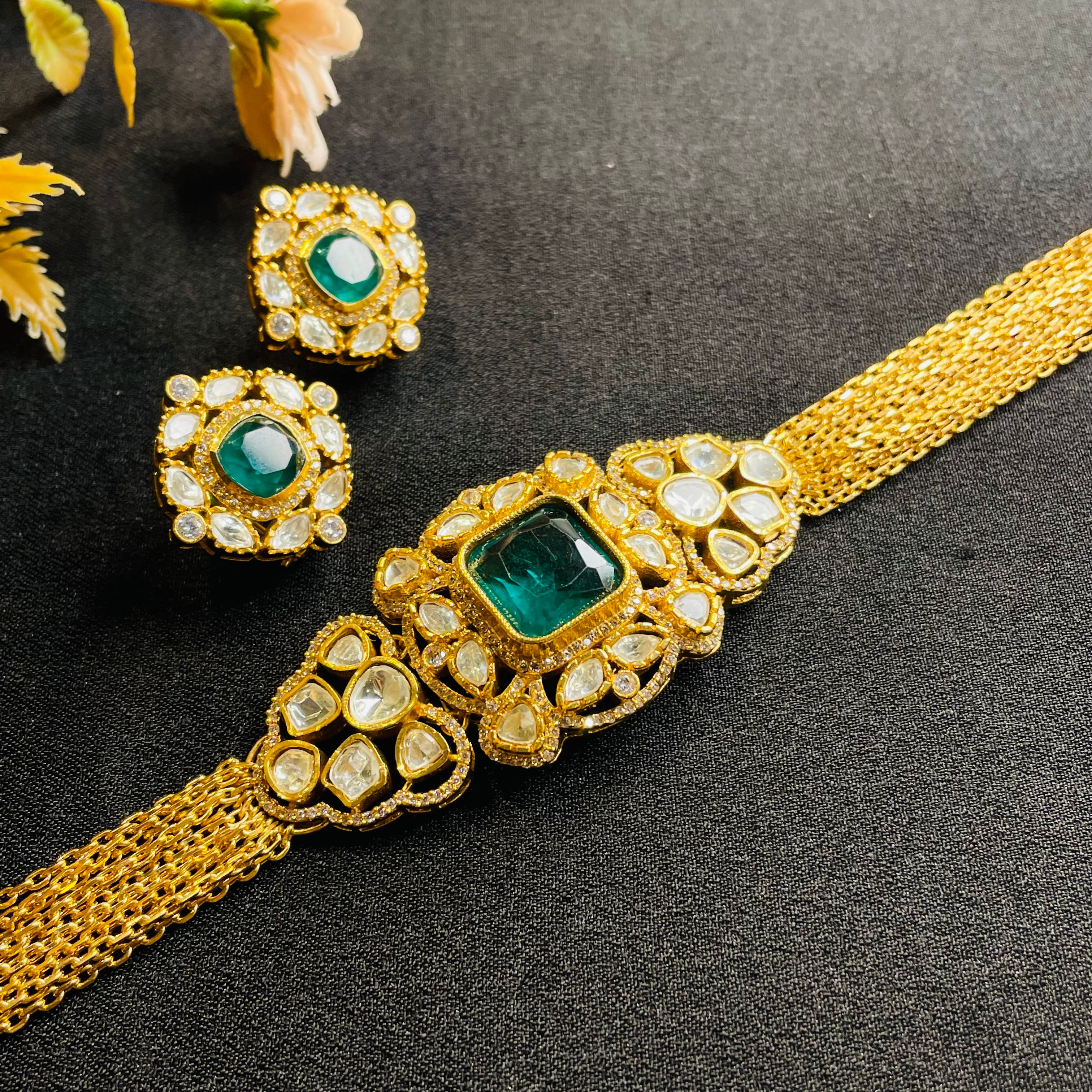 Nayaab Lane Polki Choker