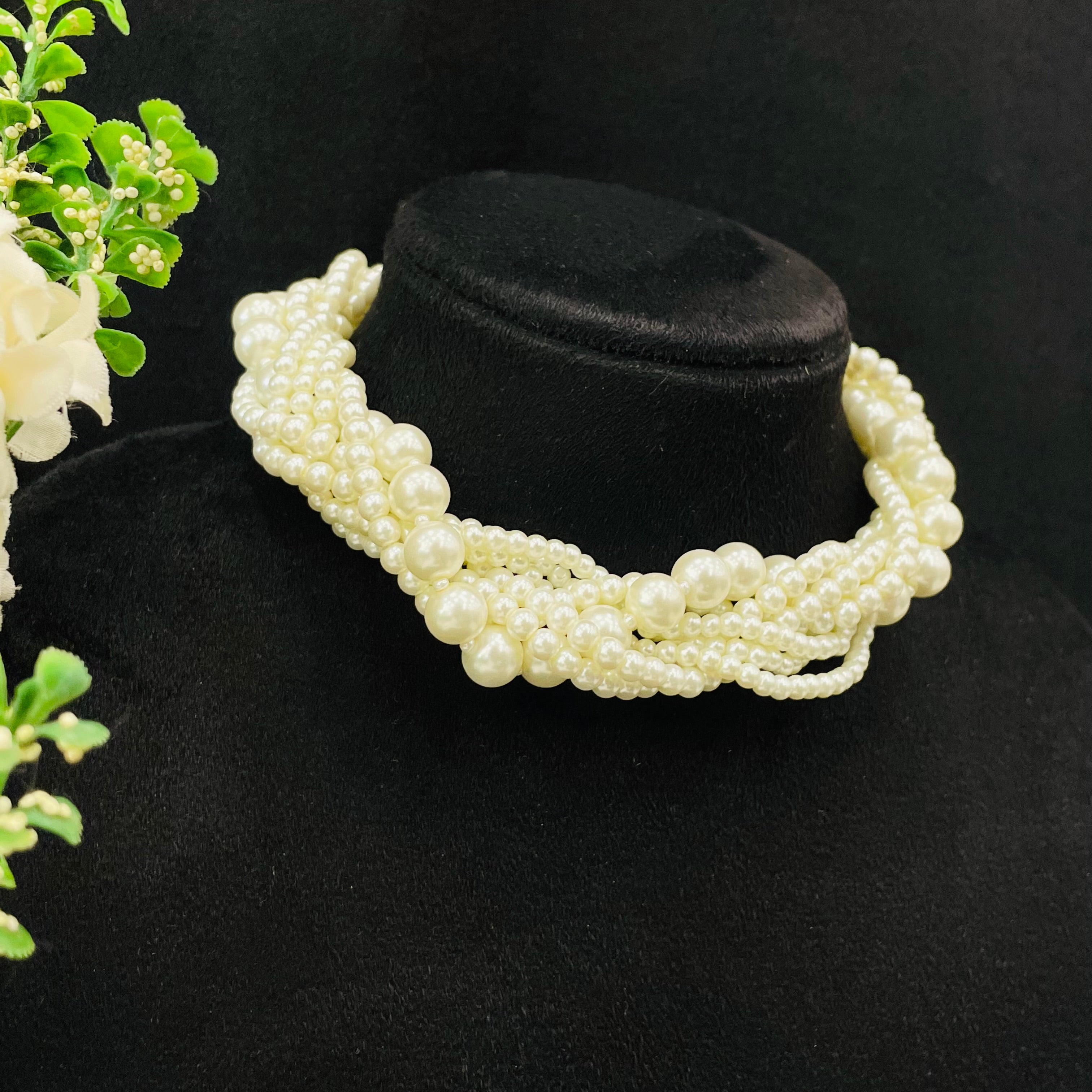 Layla leena neckpiece