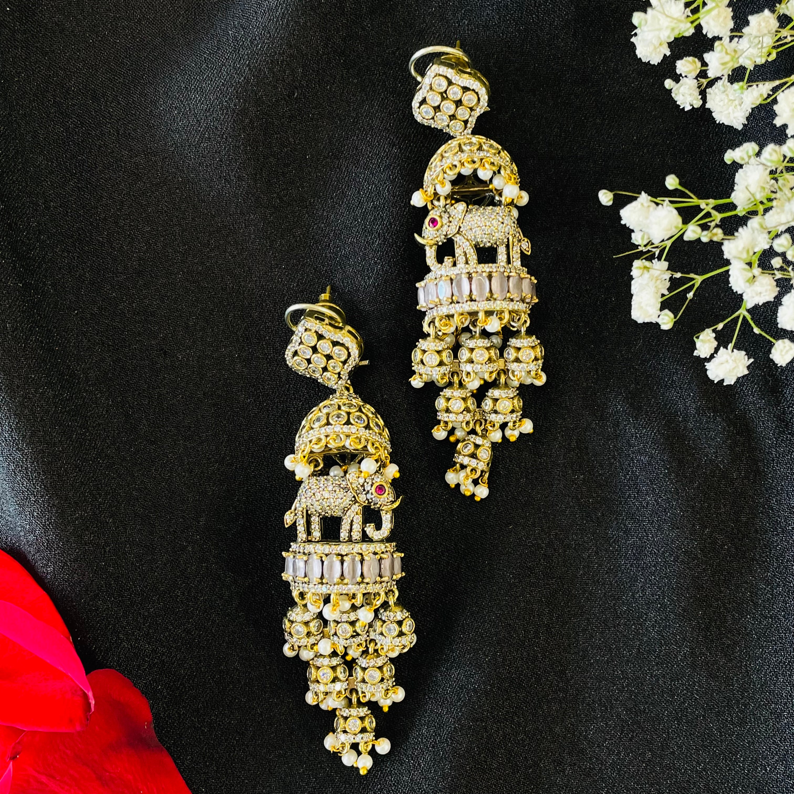 Nayaab Kavya jhumki