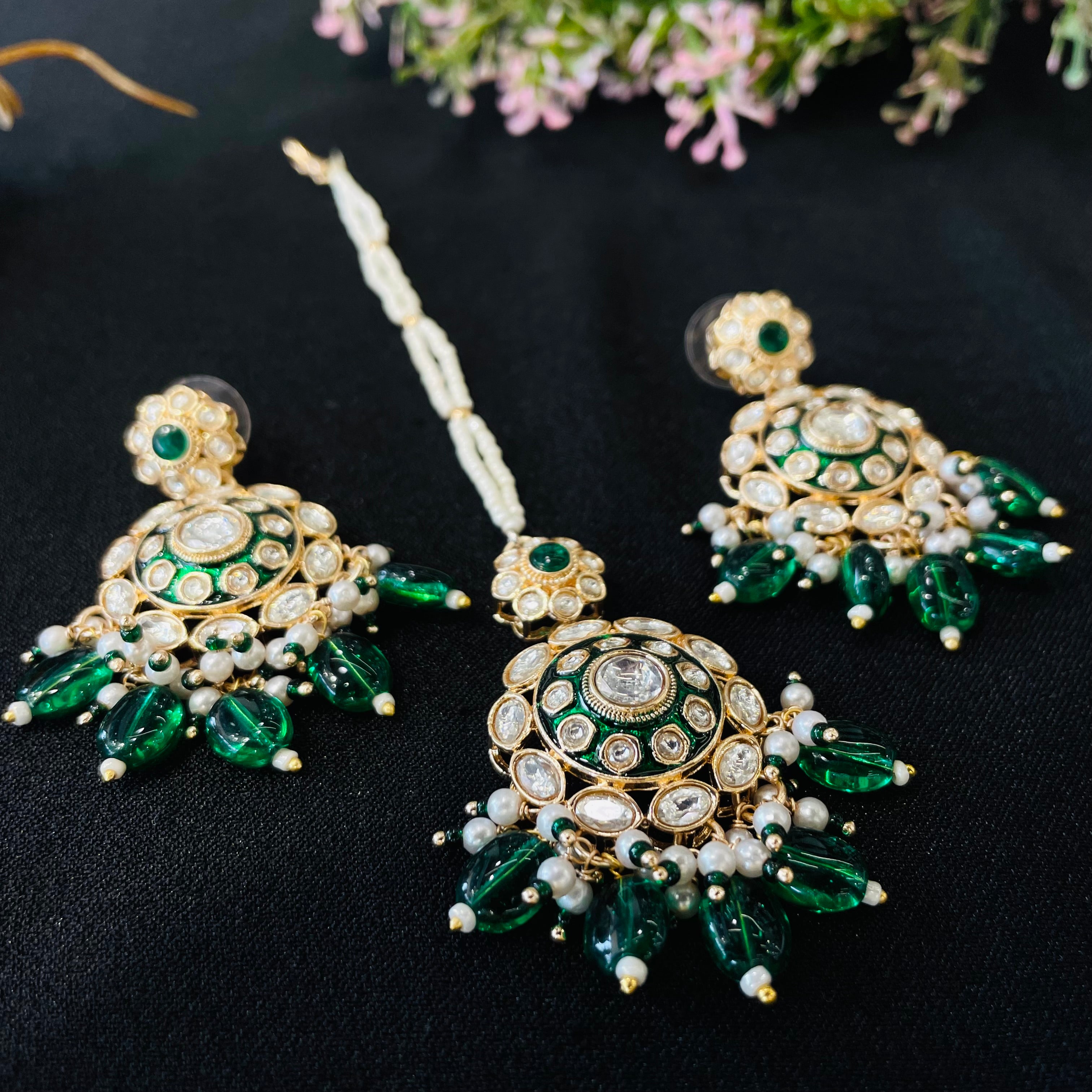 Nayaab Mayera Tikka With Earrings