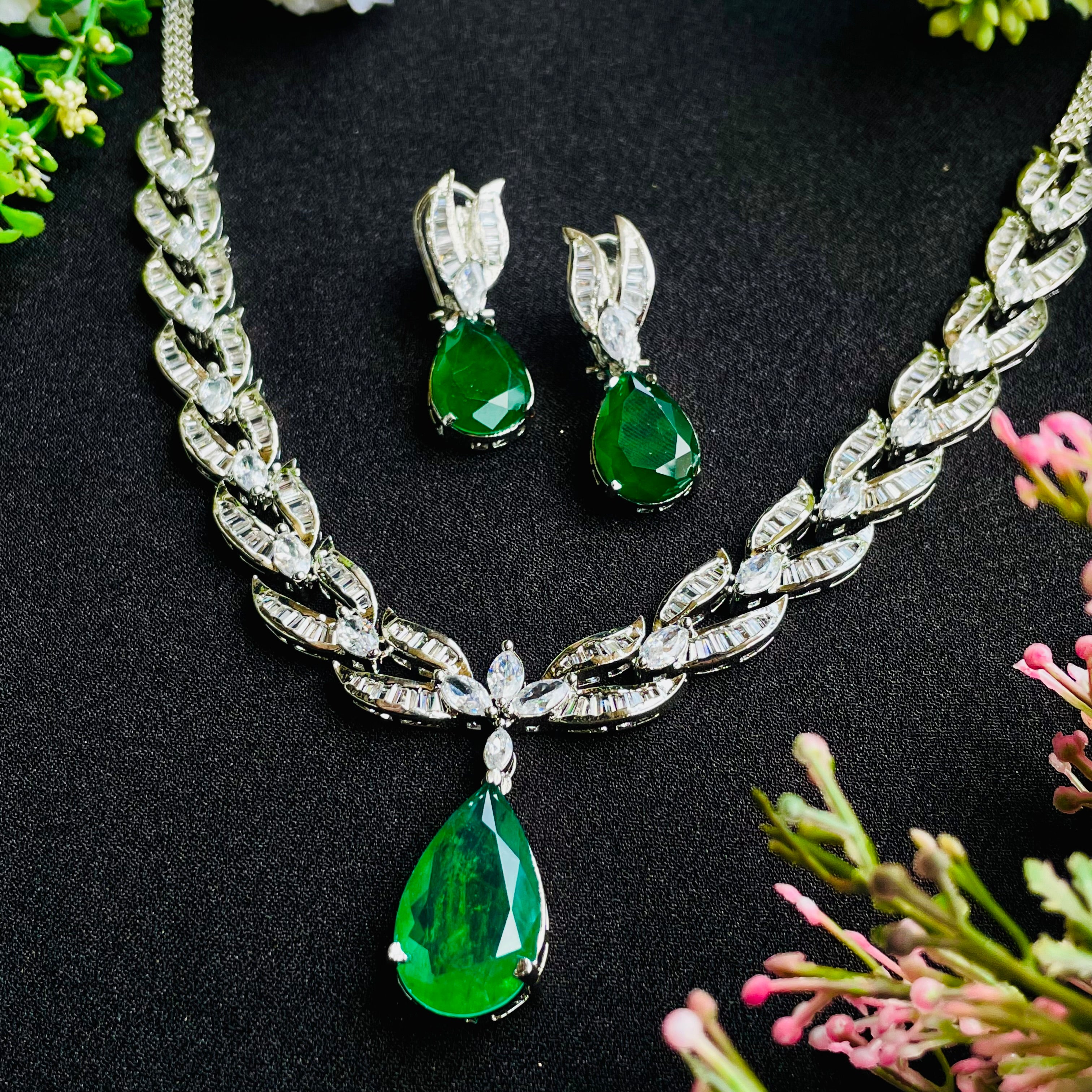 Ad Amelia Neckpiece