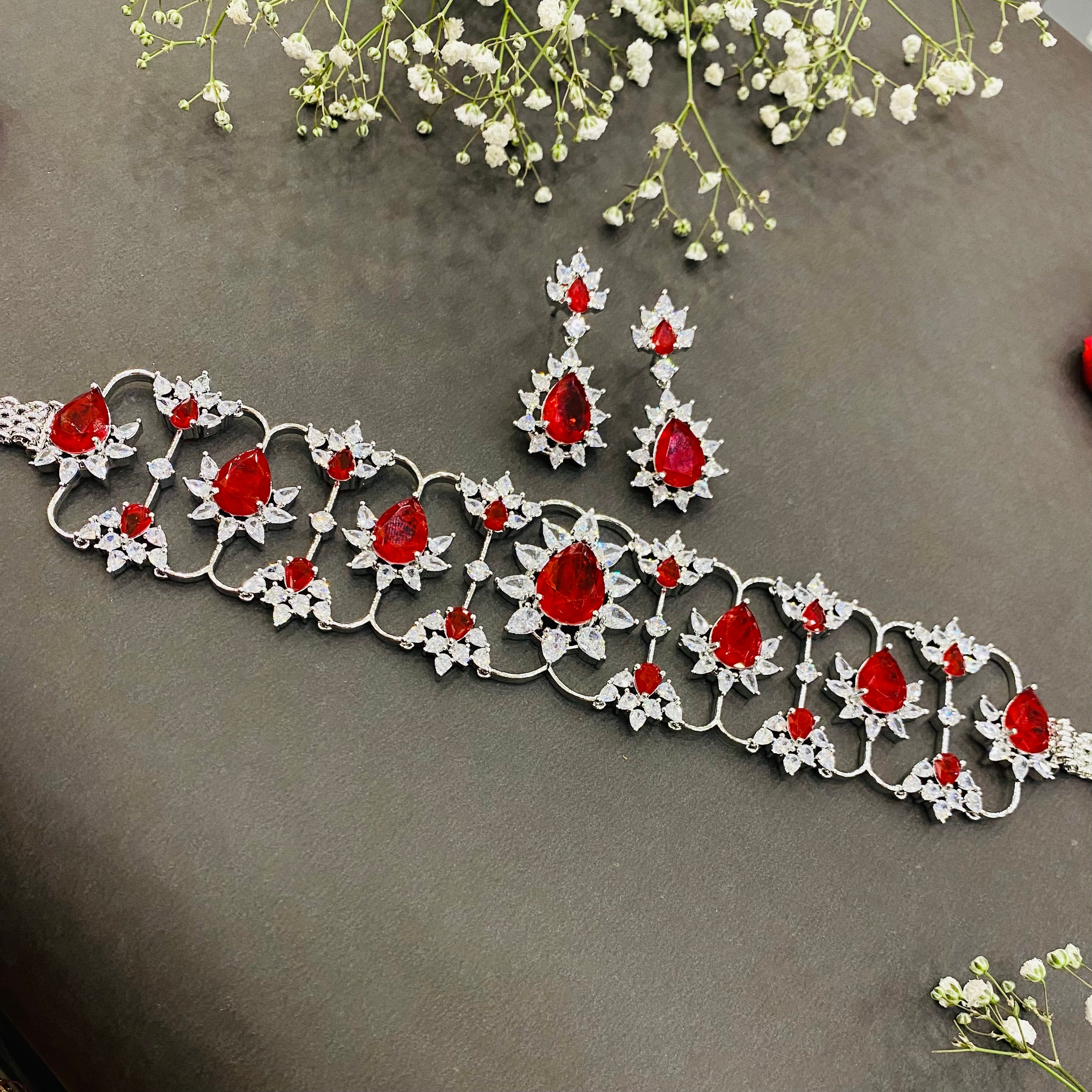 Ad Mira choker