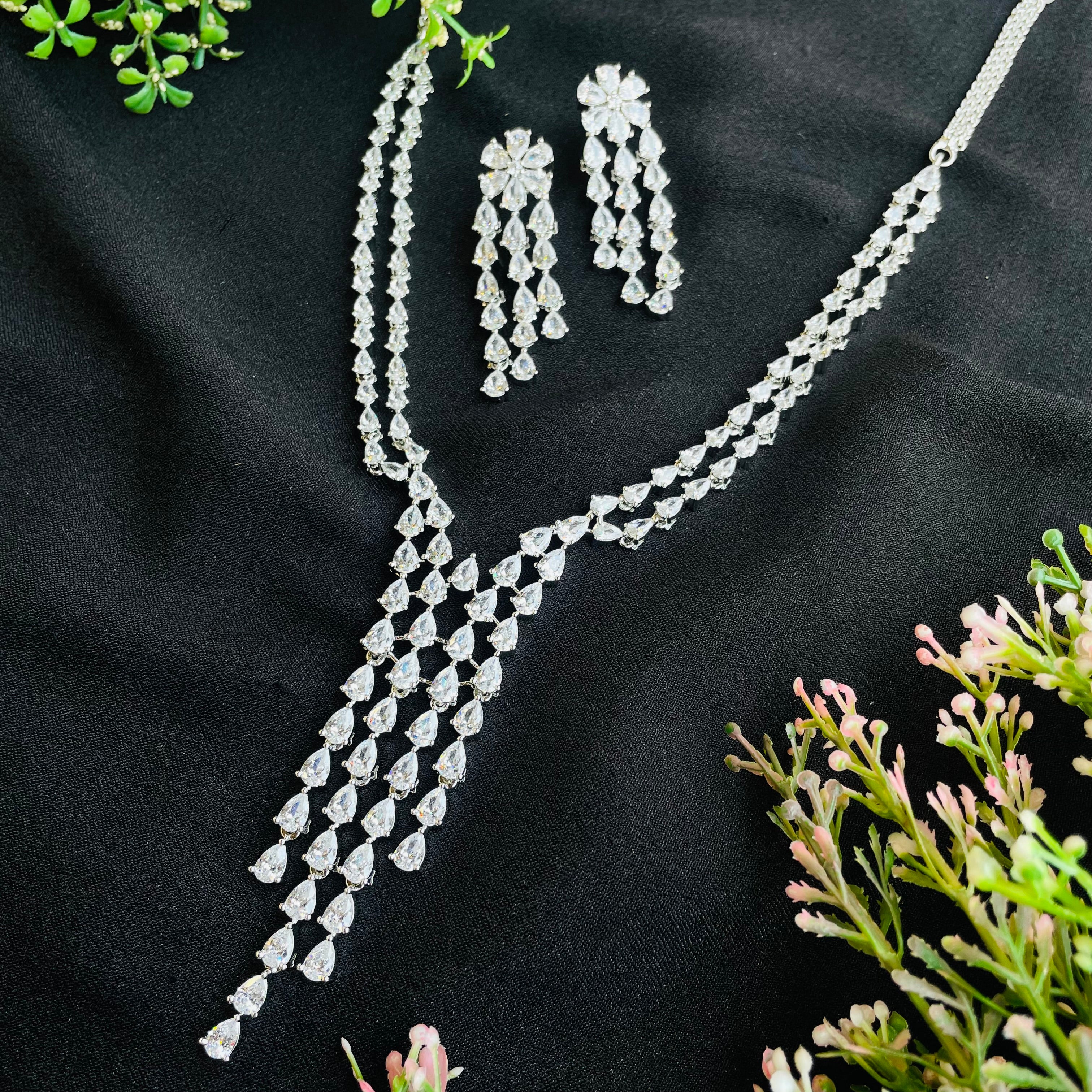 Ad Reba neckpiece