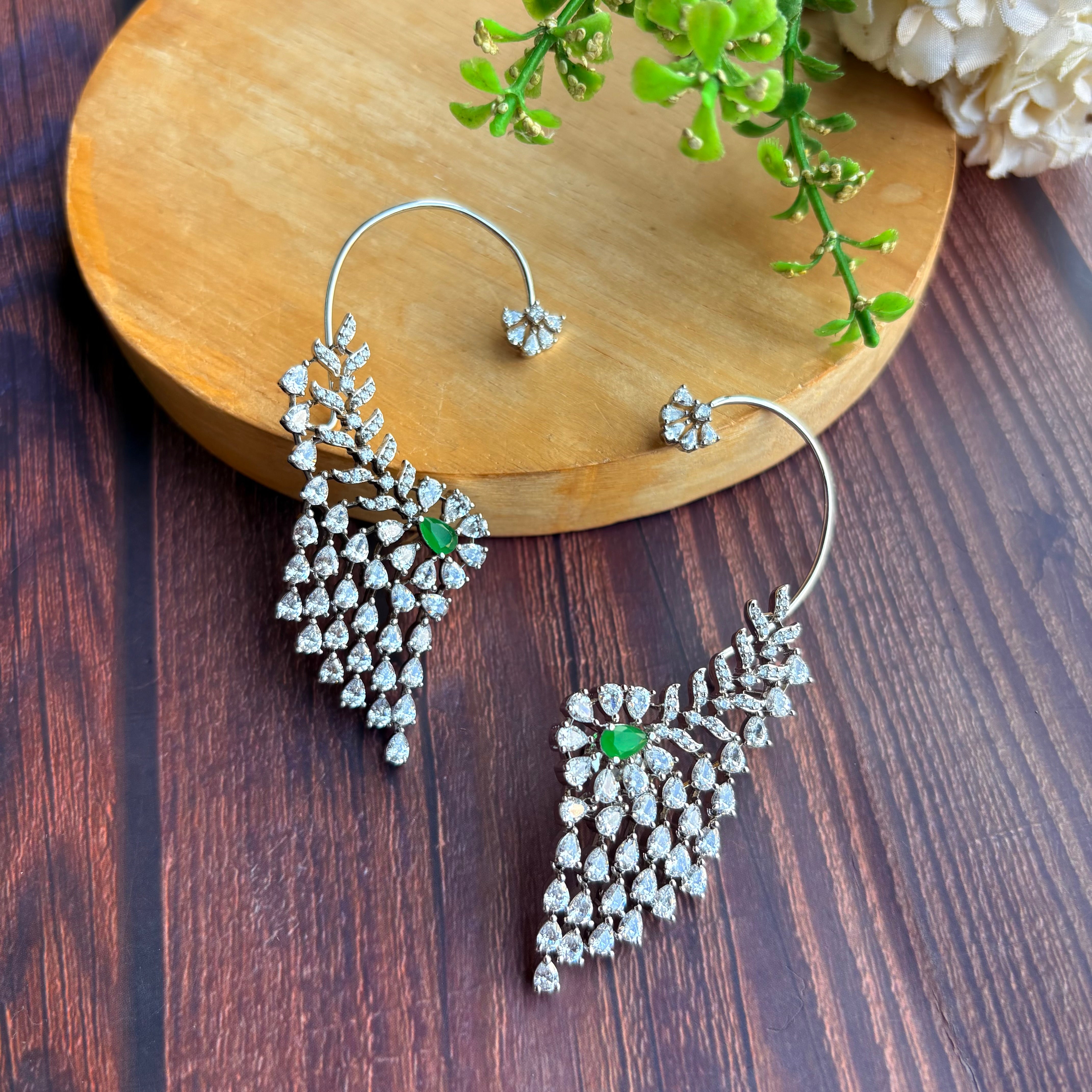 Ad Nyra Ear Cuff