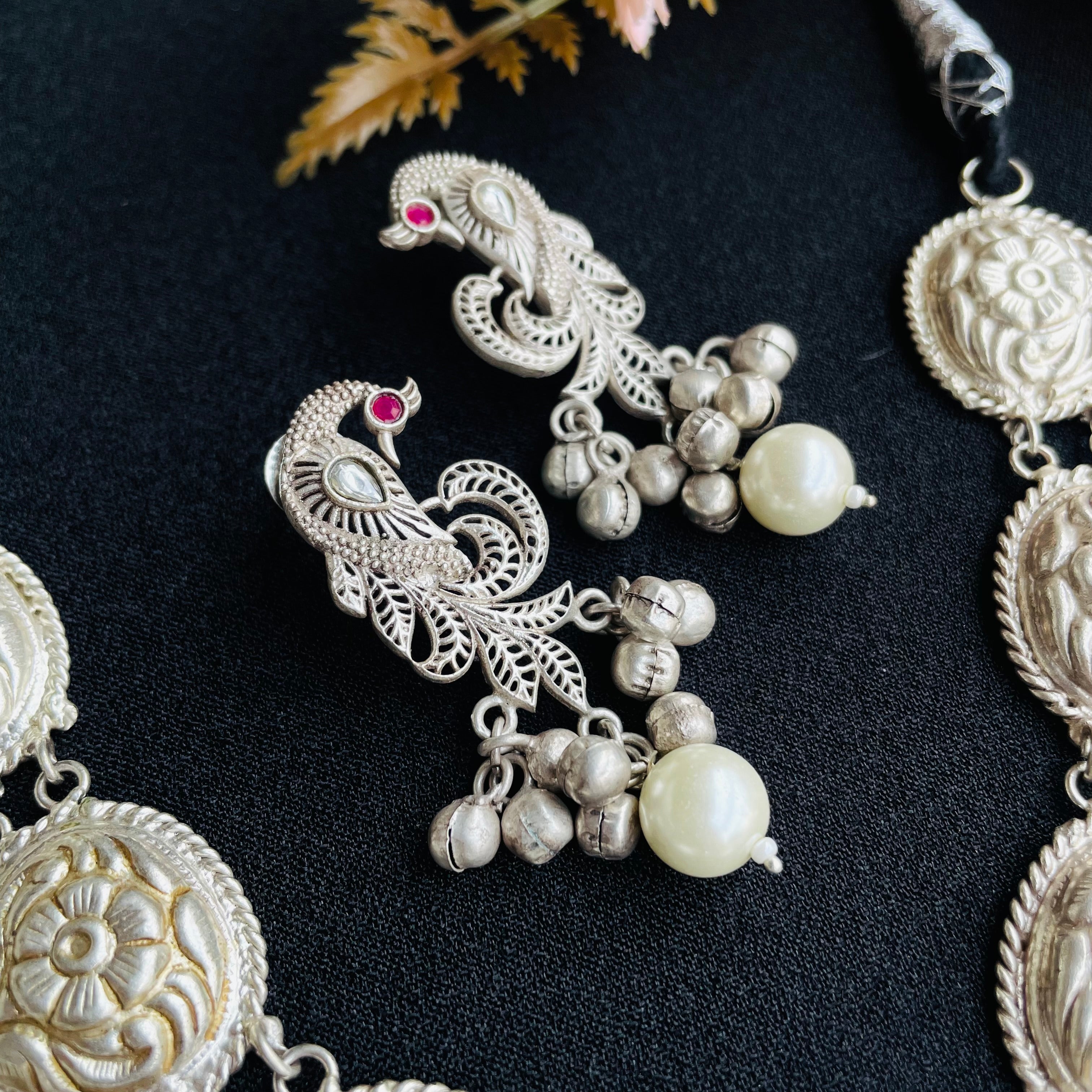 Inara Josie long Neckpiece