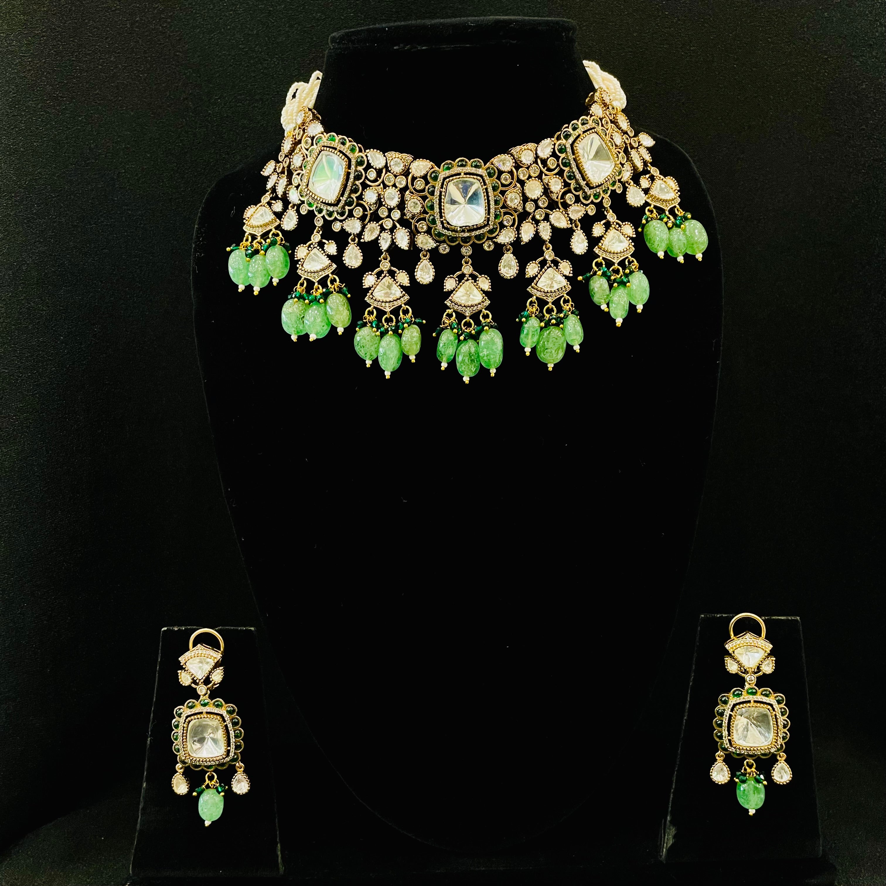 Nayaab Raima Neckpiece