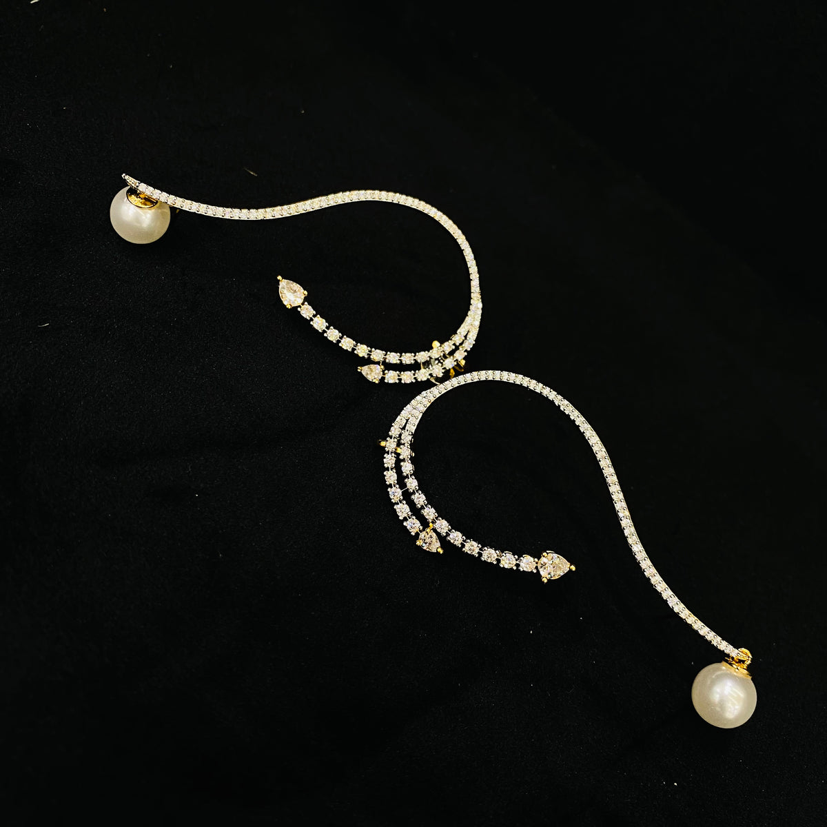 Meher Moti Earcuff