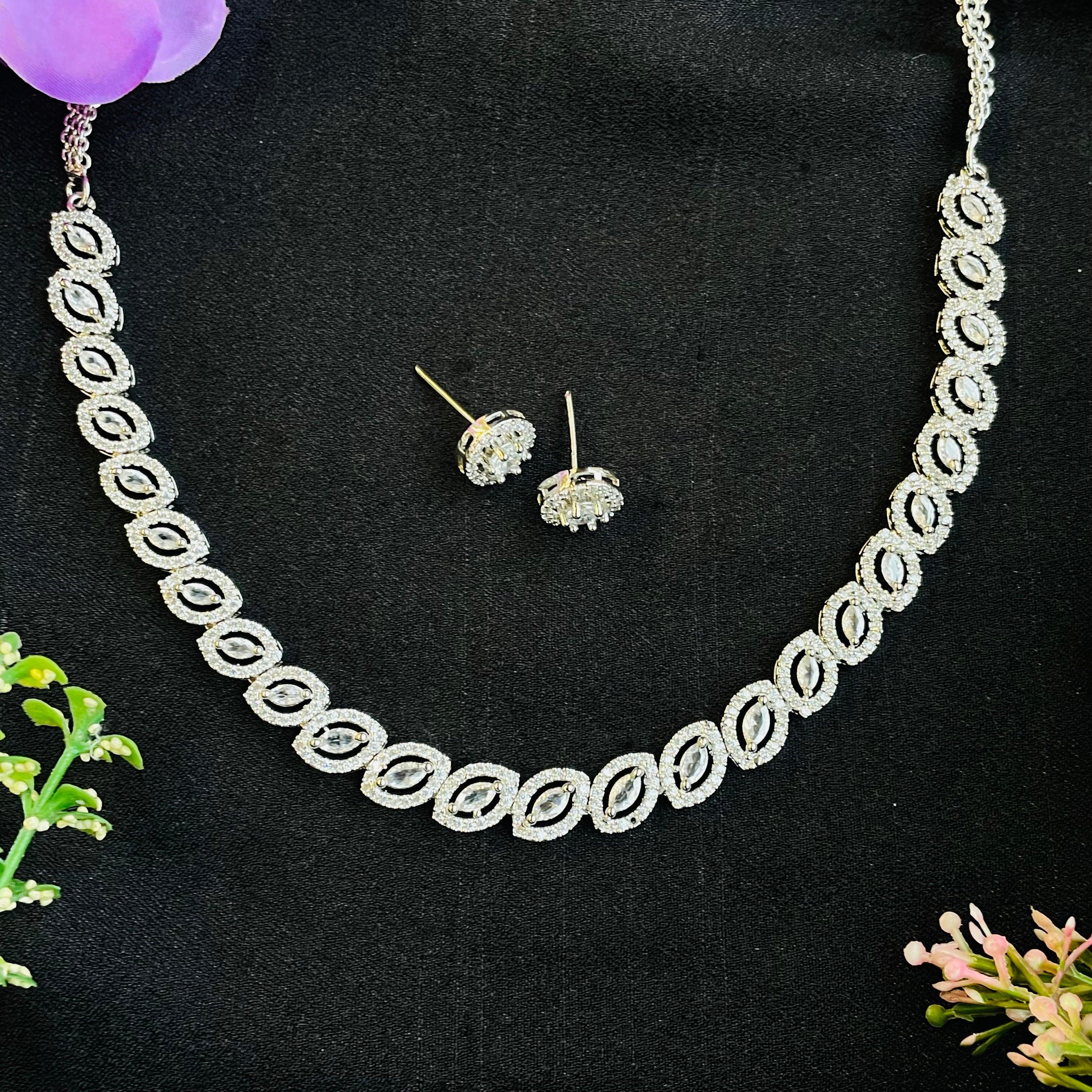 Ad Naavya Neckpiece