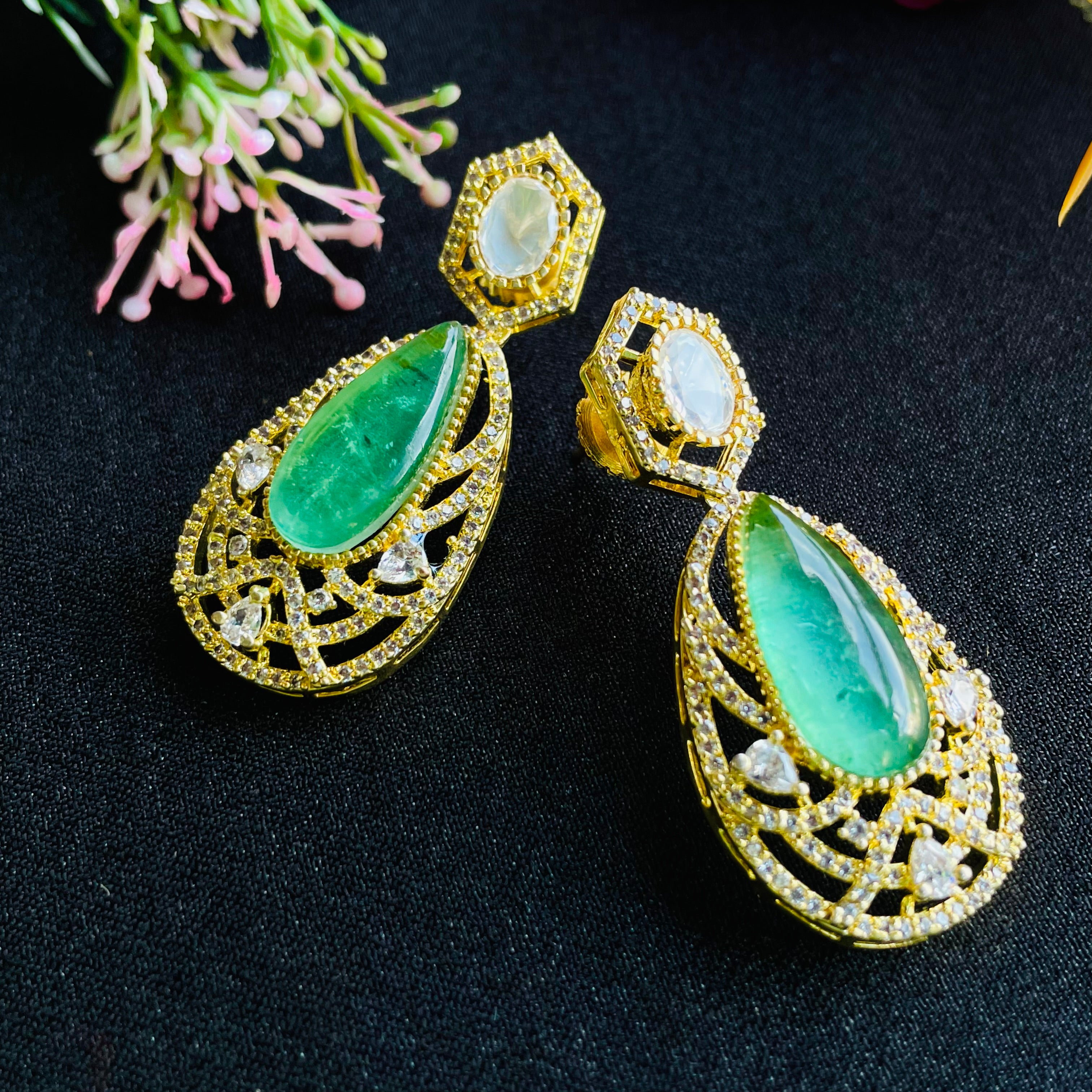 Nayaab Kasvi Earrings
