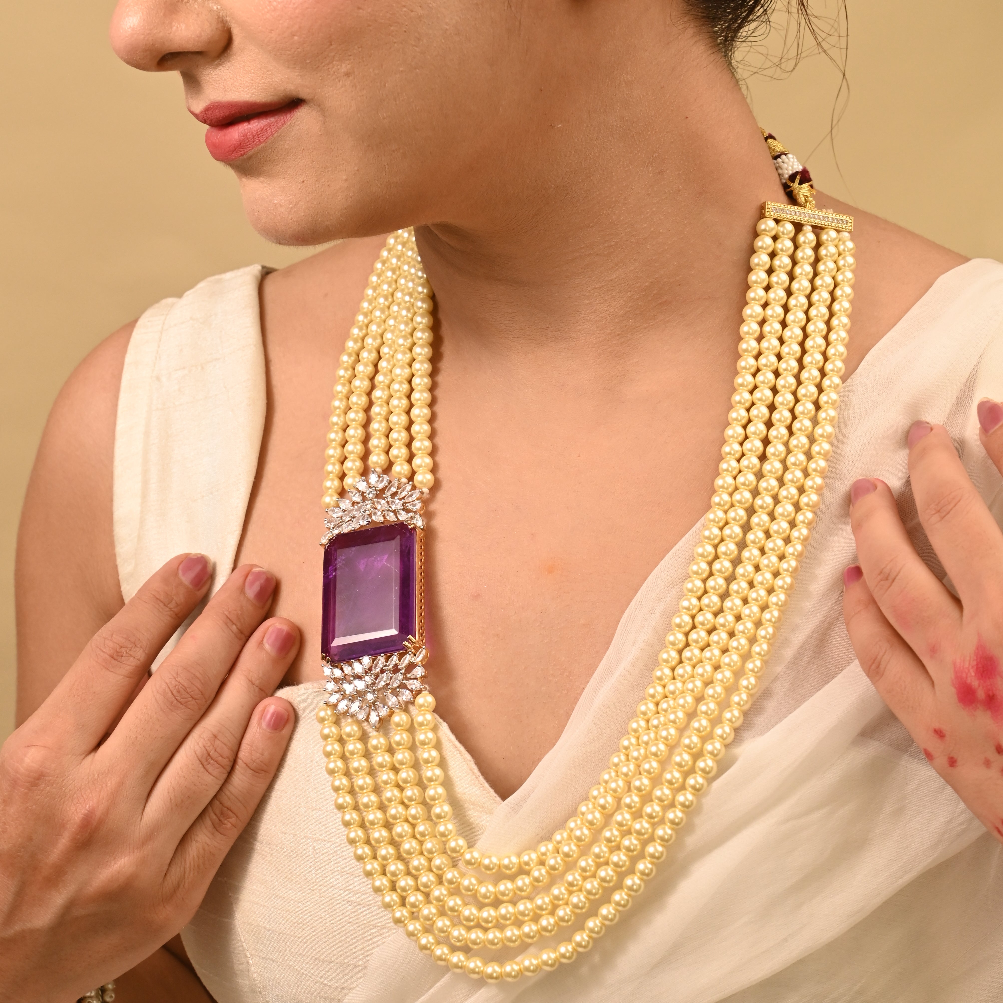 Nayaab Romy Pearl Neckpiece