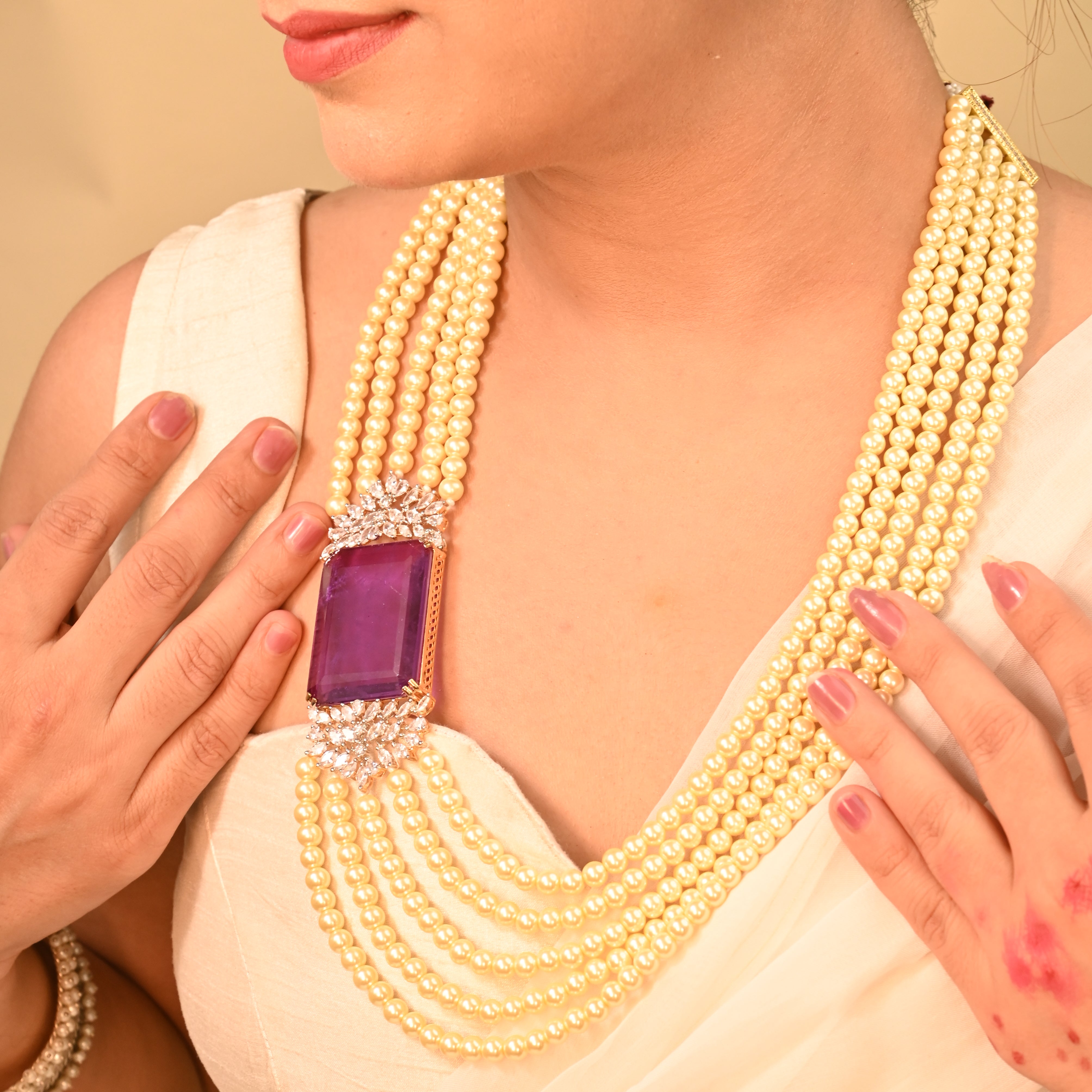 Nayaab Romy Pearl Neckpiece