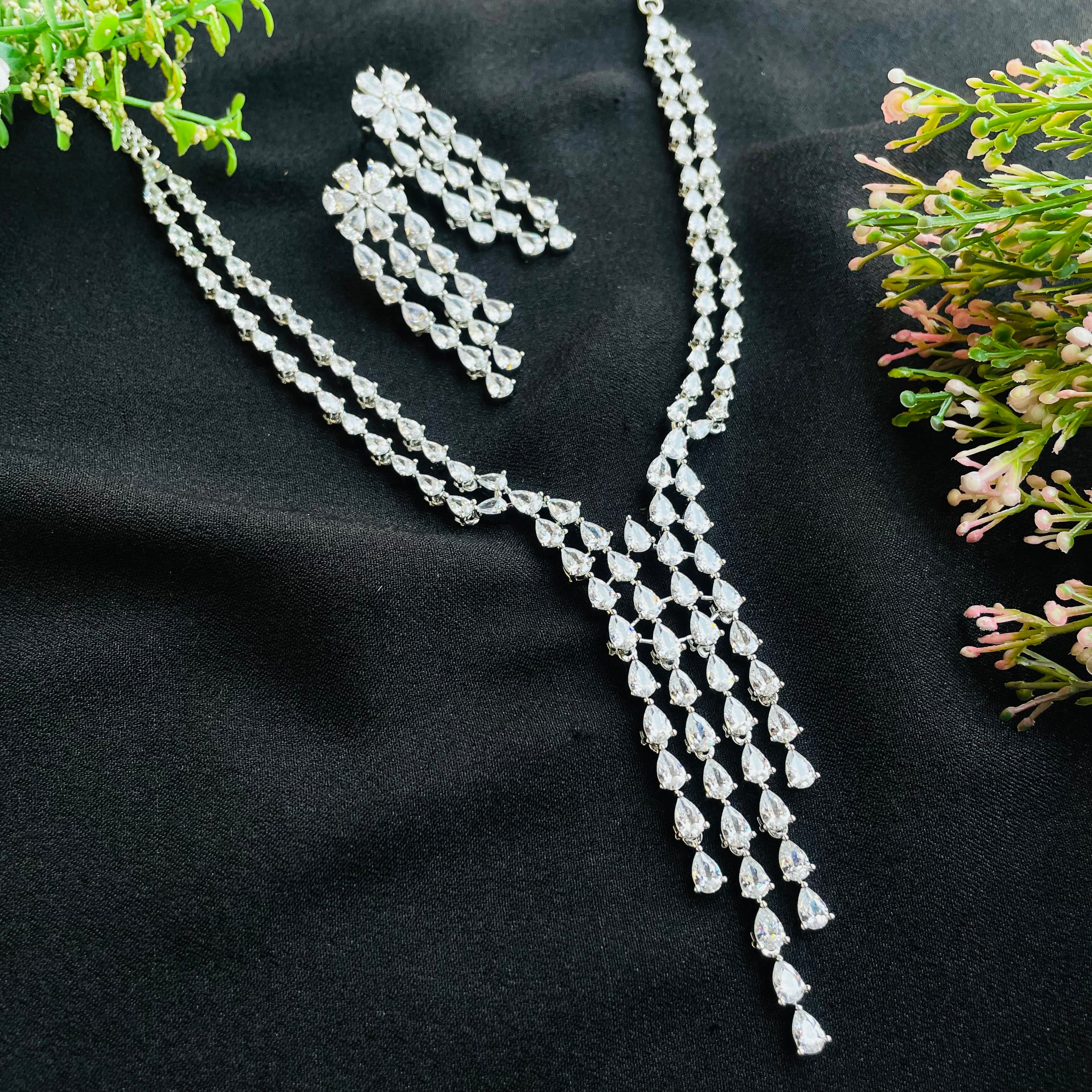 Ad Reba neckpiece