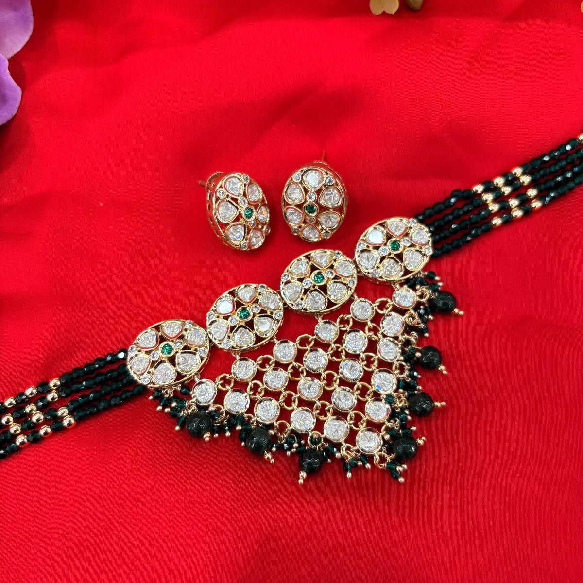 Tara Choker