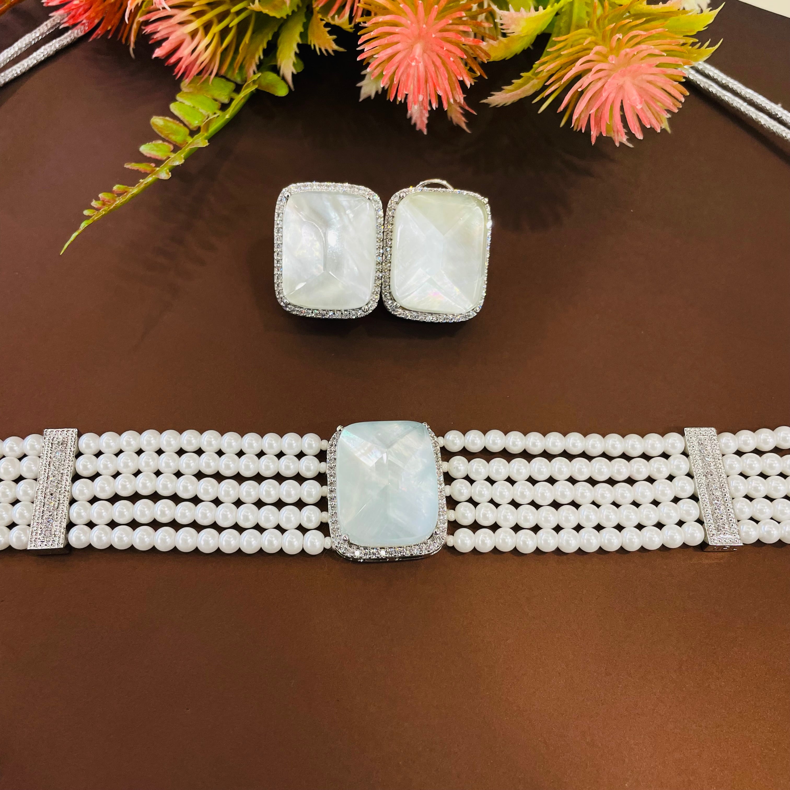 Ad mahira pearl Choker