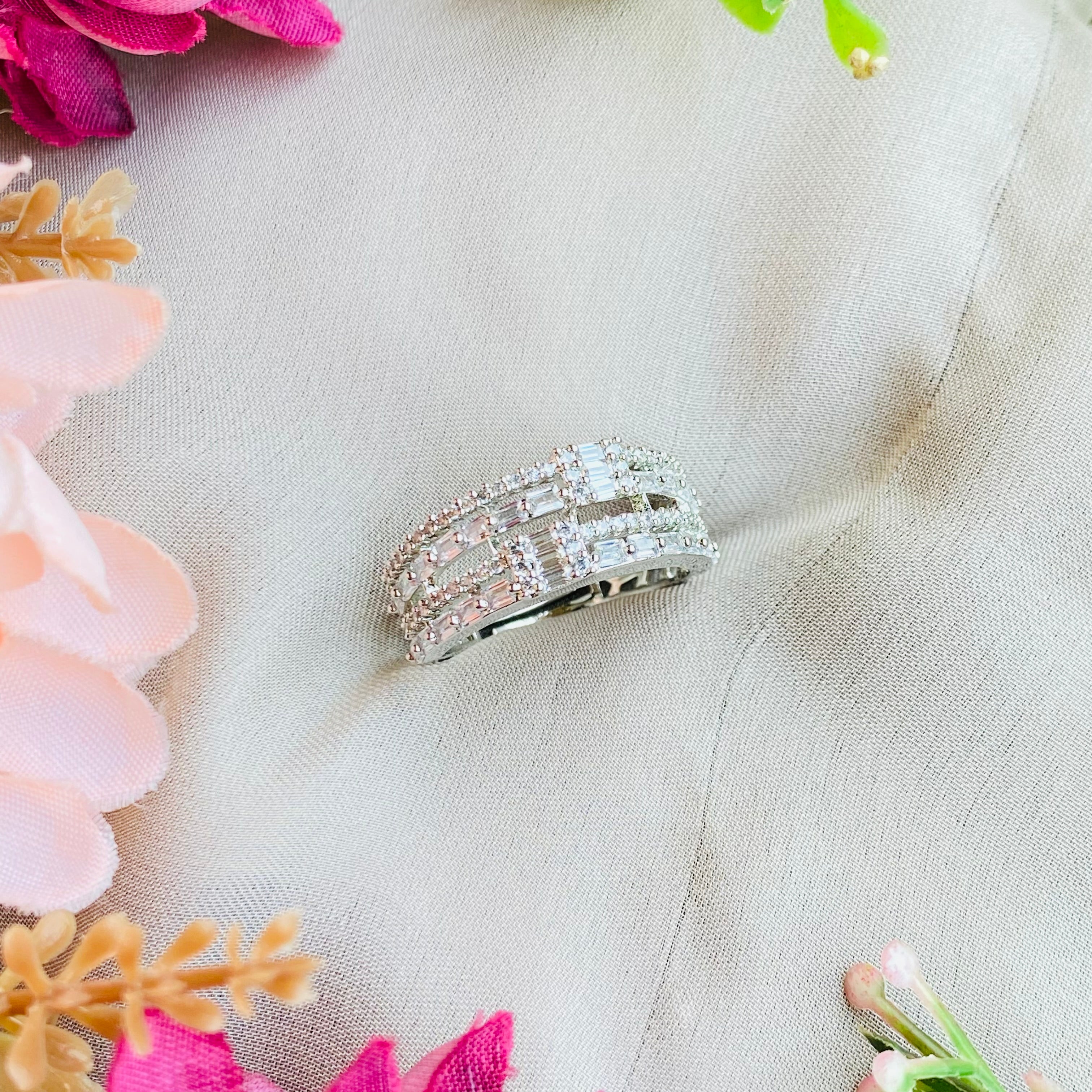 Ad Lacy ring adjustable