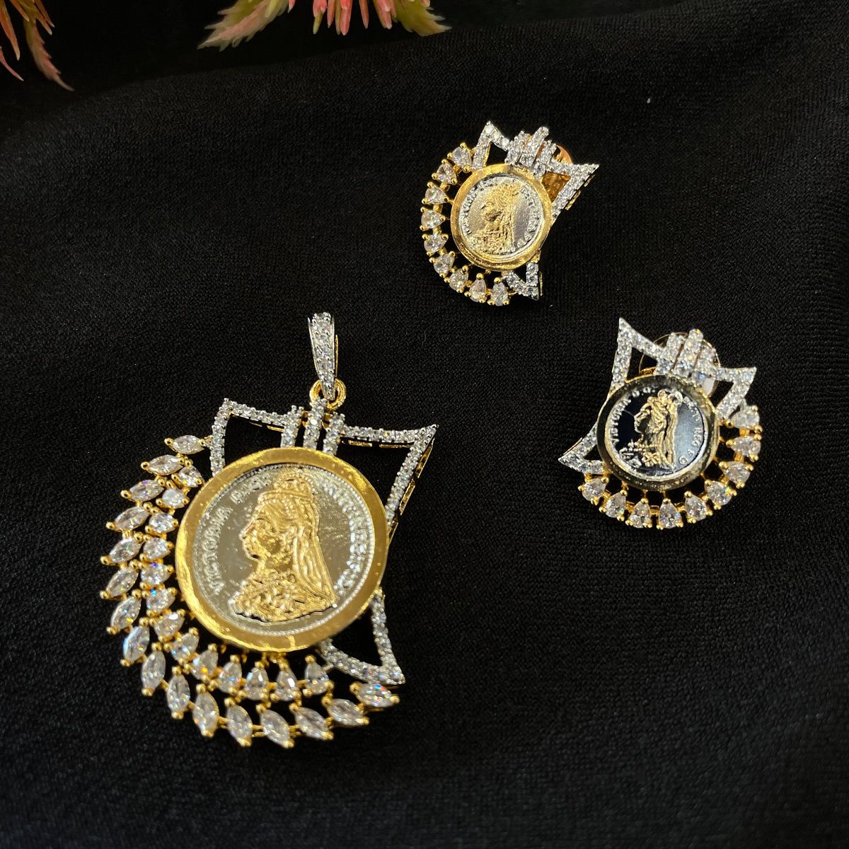 AD Zara coin Pendant Set