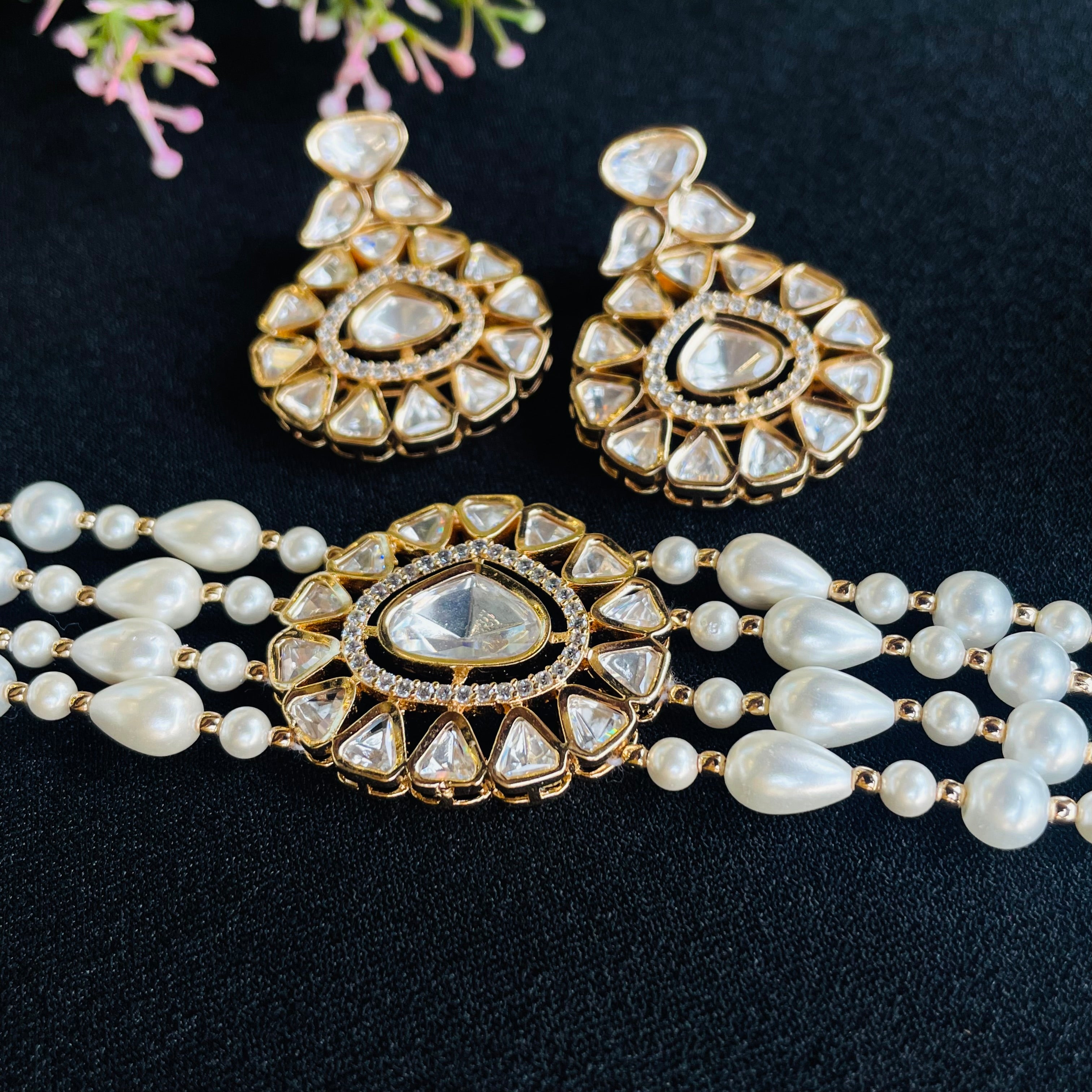 Nayaab Chhavvi Polki neckpiece